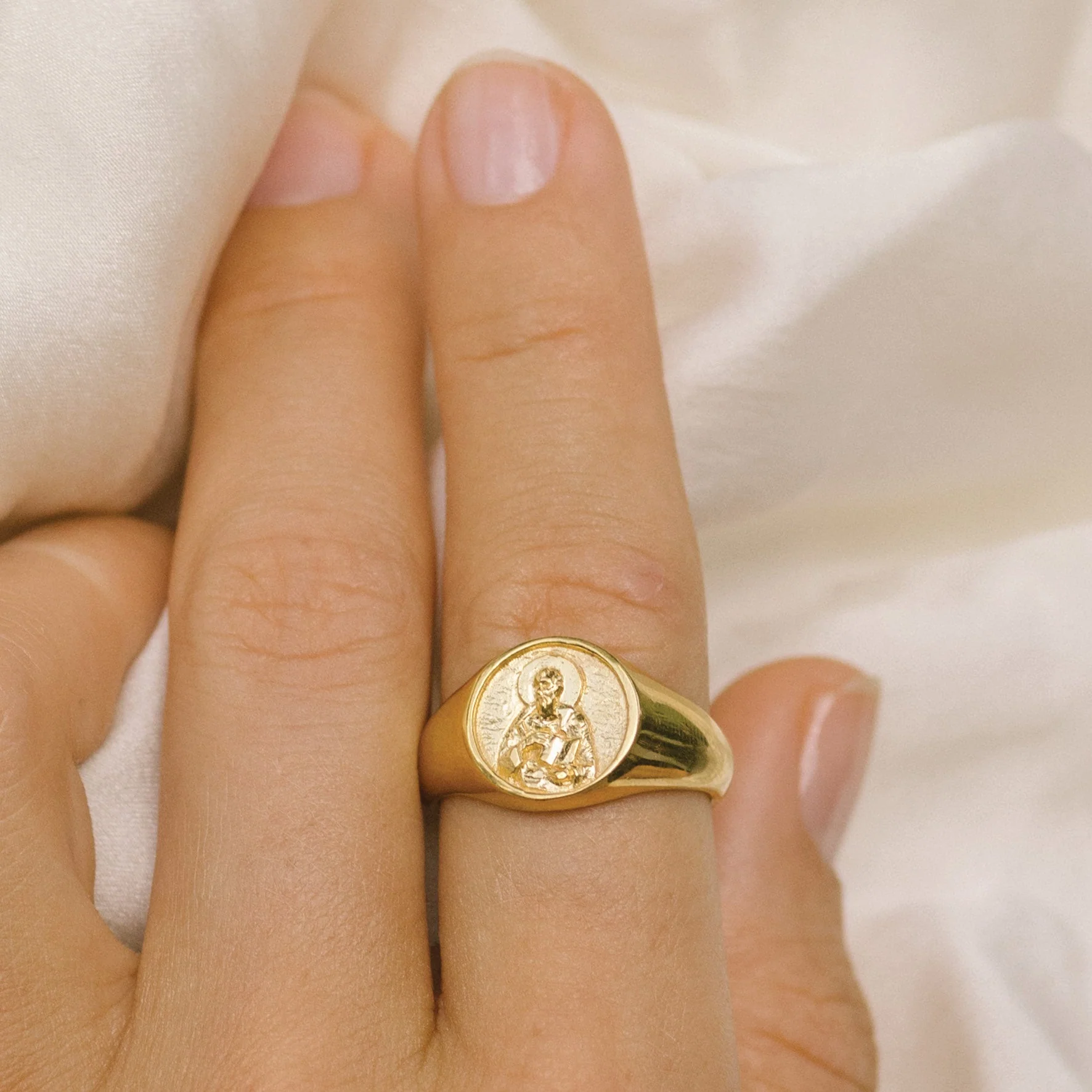 9KT SOLID GOLD St John Patron Saint of Friendship & Love Signet Ring - Image 5