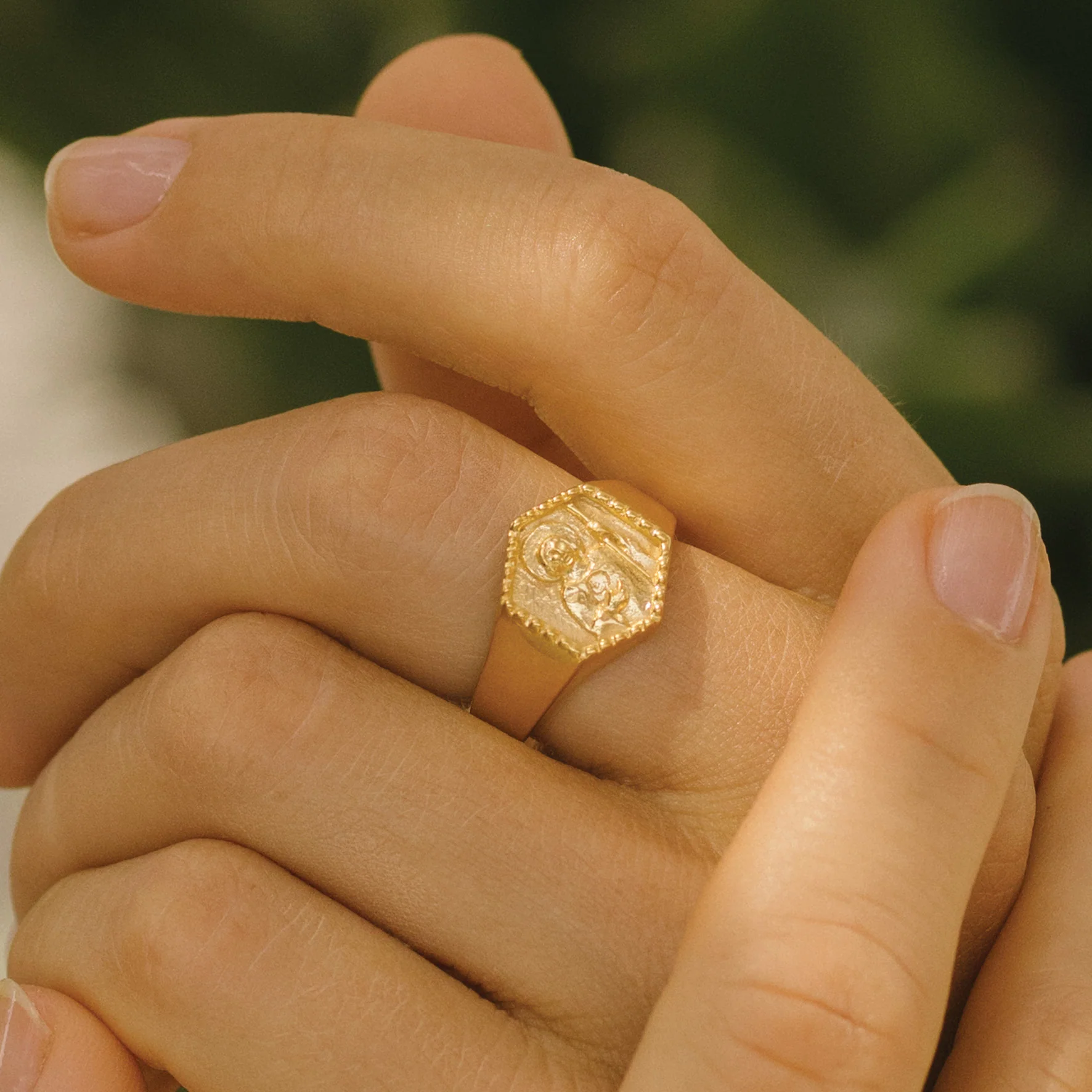 9KT SOLID GOLD St Jude Patron Saint of Hope & Impossible Causes Signet Ring - Image 3