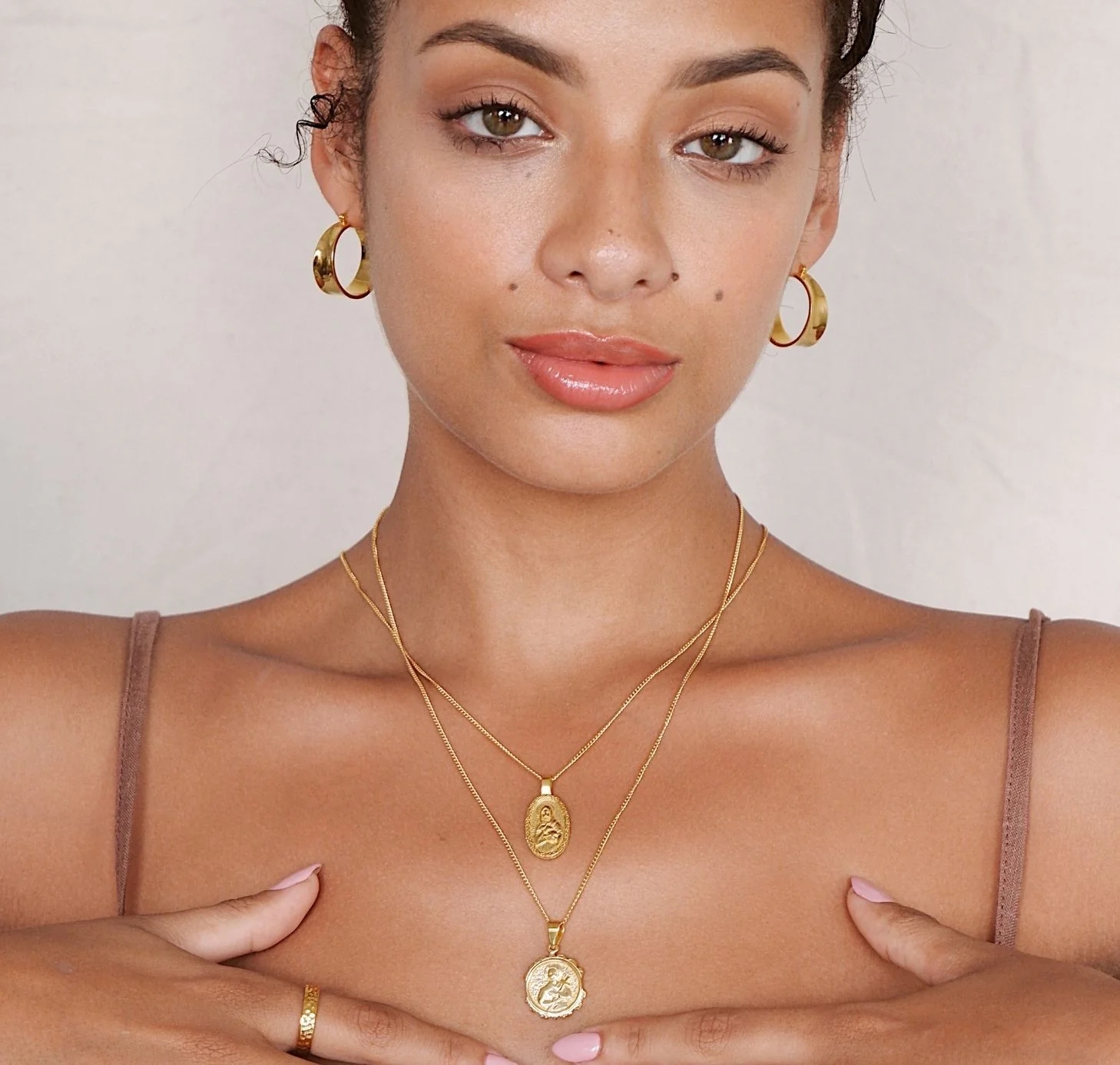 9KT SOLID GOLD St Melangell - Patron Saint of Small Animals Necklace - Image 5