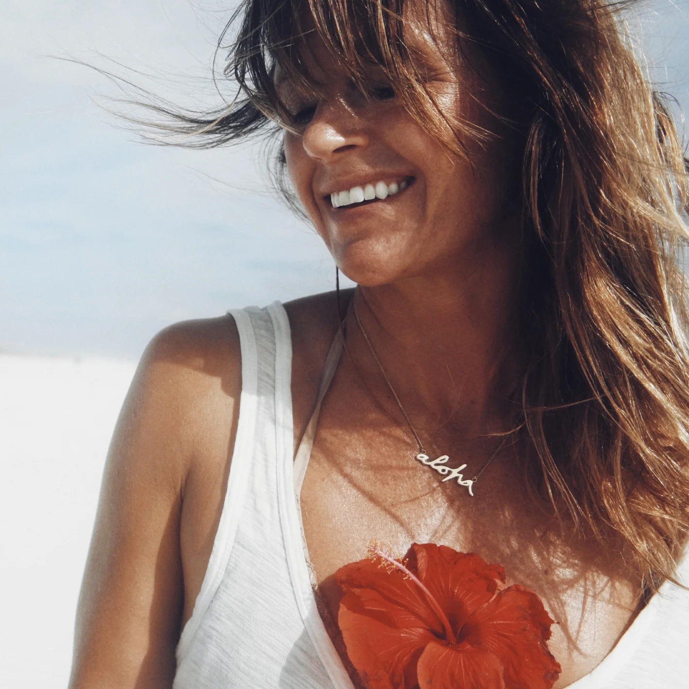 GOLDFISH KISS x LUNA & ROSE 'ALOHA' NECKLACE (Gold) - Image 3
