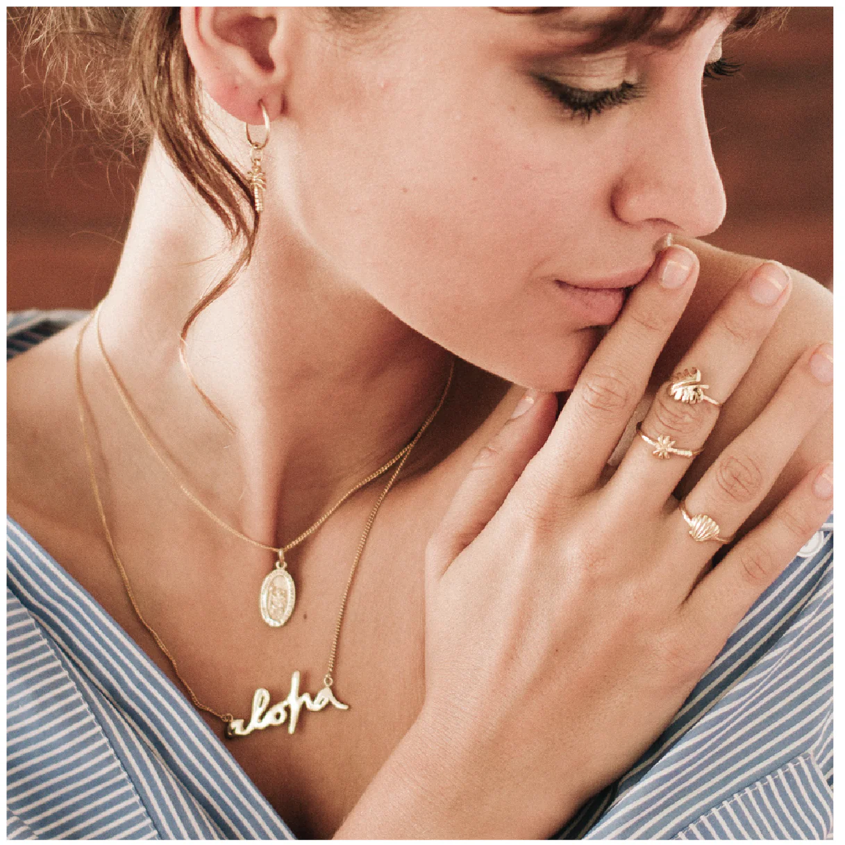 GOLDFISH KISS x LUNA & ROSE 'ALOHA' NECKLACE (Gold) - Image 5