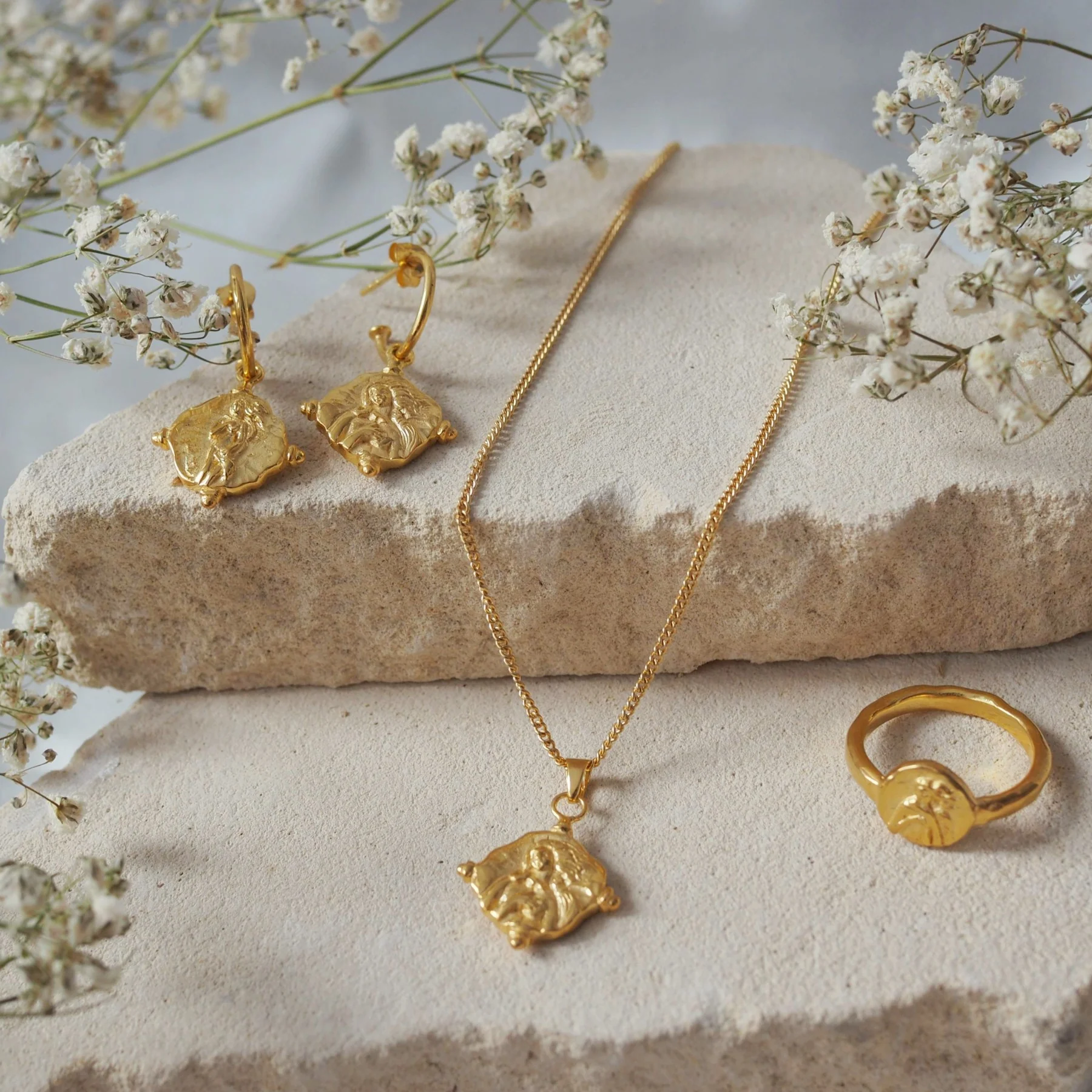 Aphrodite Earrings for Love - Gold - Image 3