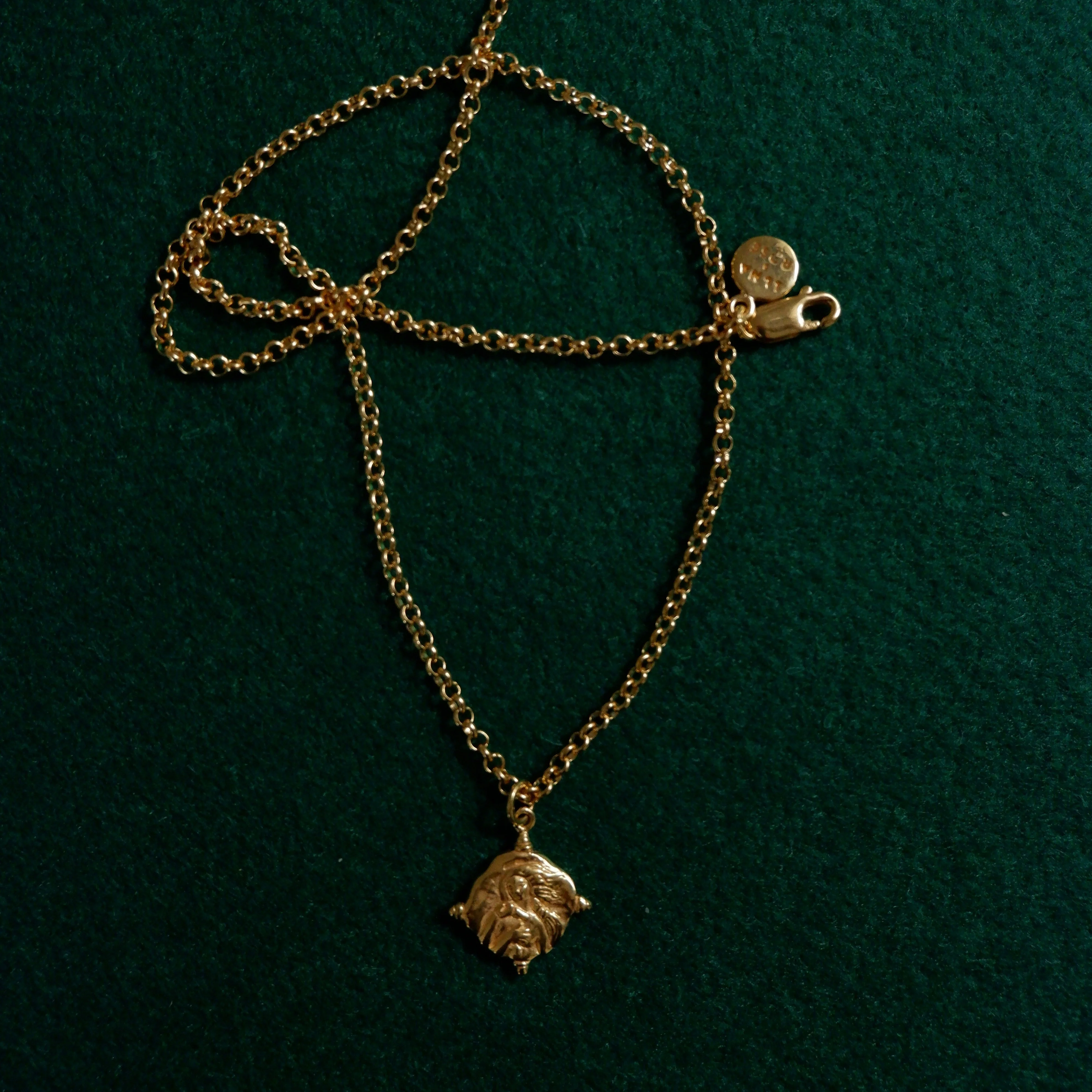Aphrodite Necklace for Love - Gold - Image 3