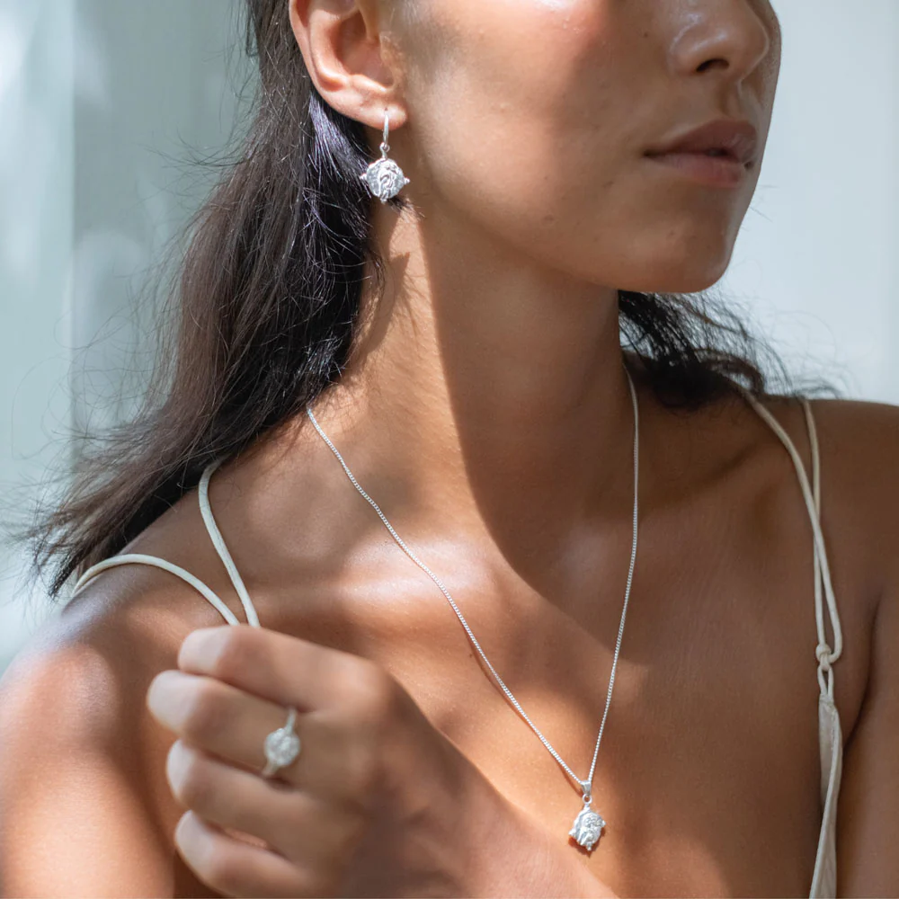 Aphrodite Necklace for Love - Silver - Image 5