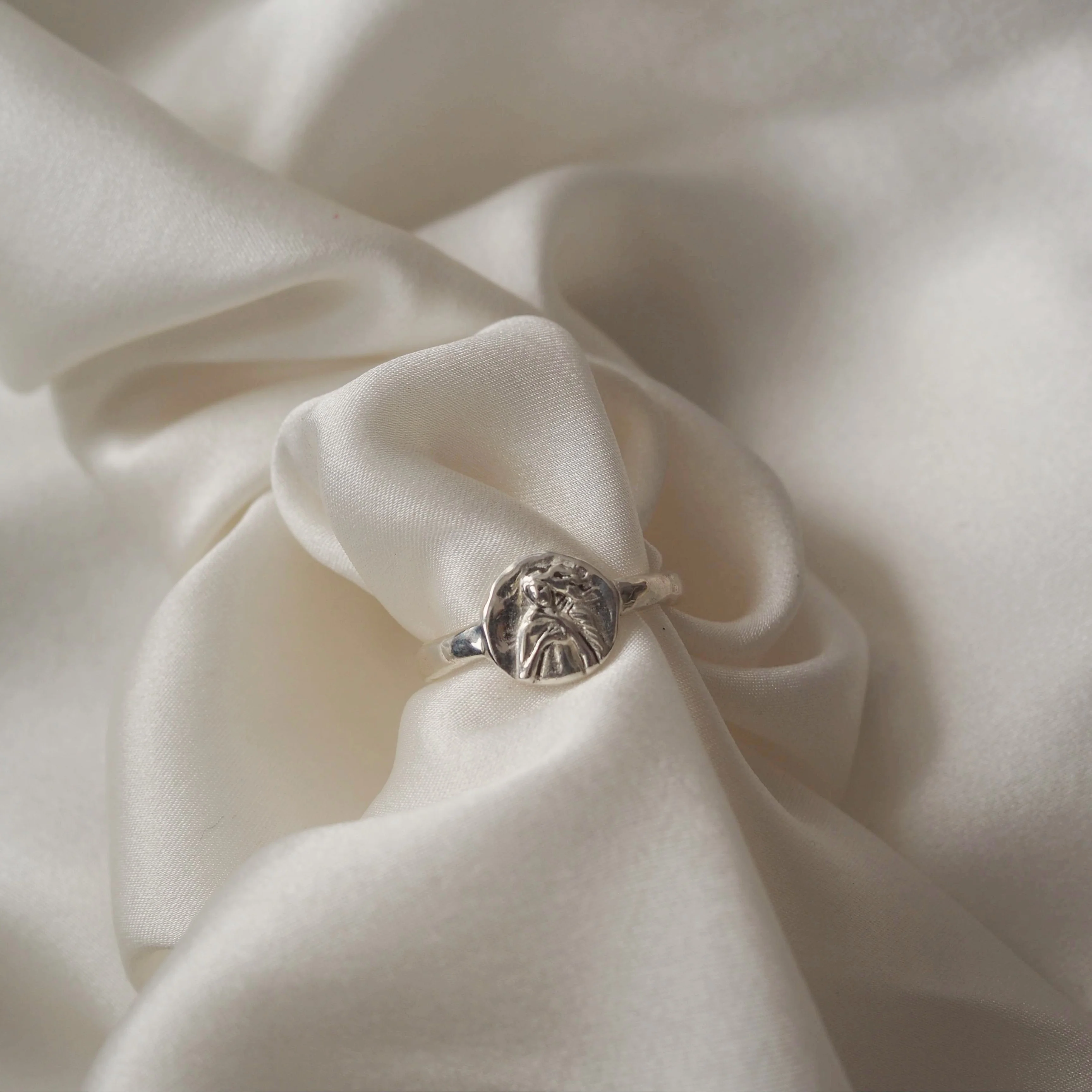 Aphrodite Ring for Love - Silver - Image 3