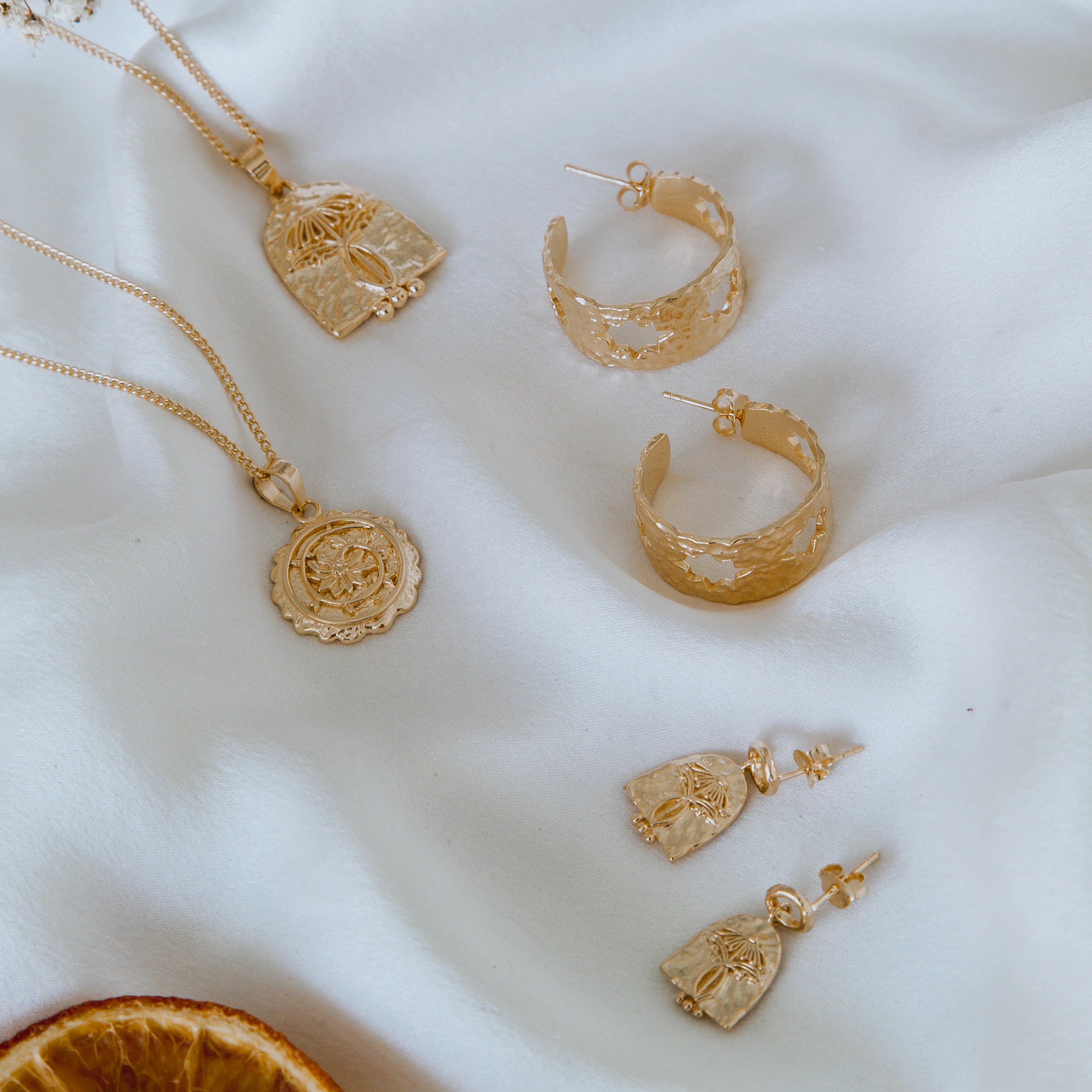 Arnhem x Luna & Rose - Forever Young Necklace - GOLD - Image 6