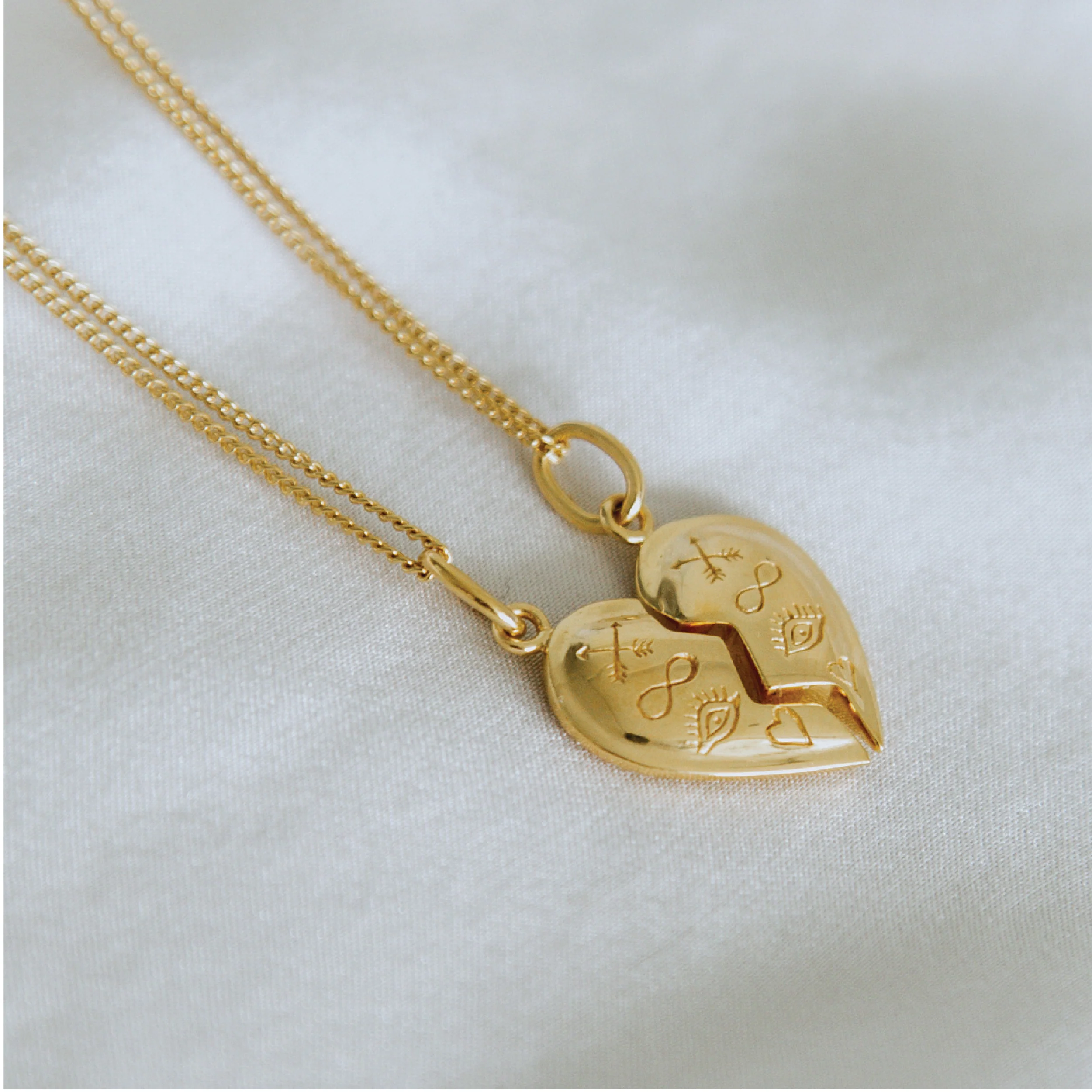 BFF Broken Heart Necklace SET - Gold - Image 4