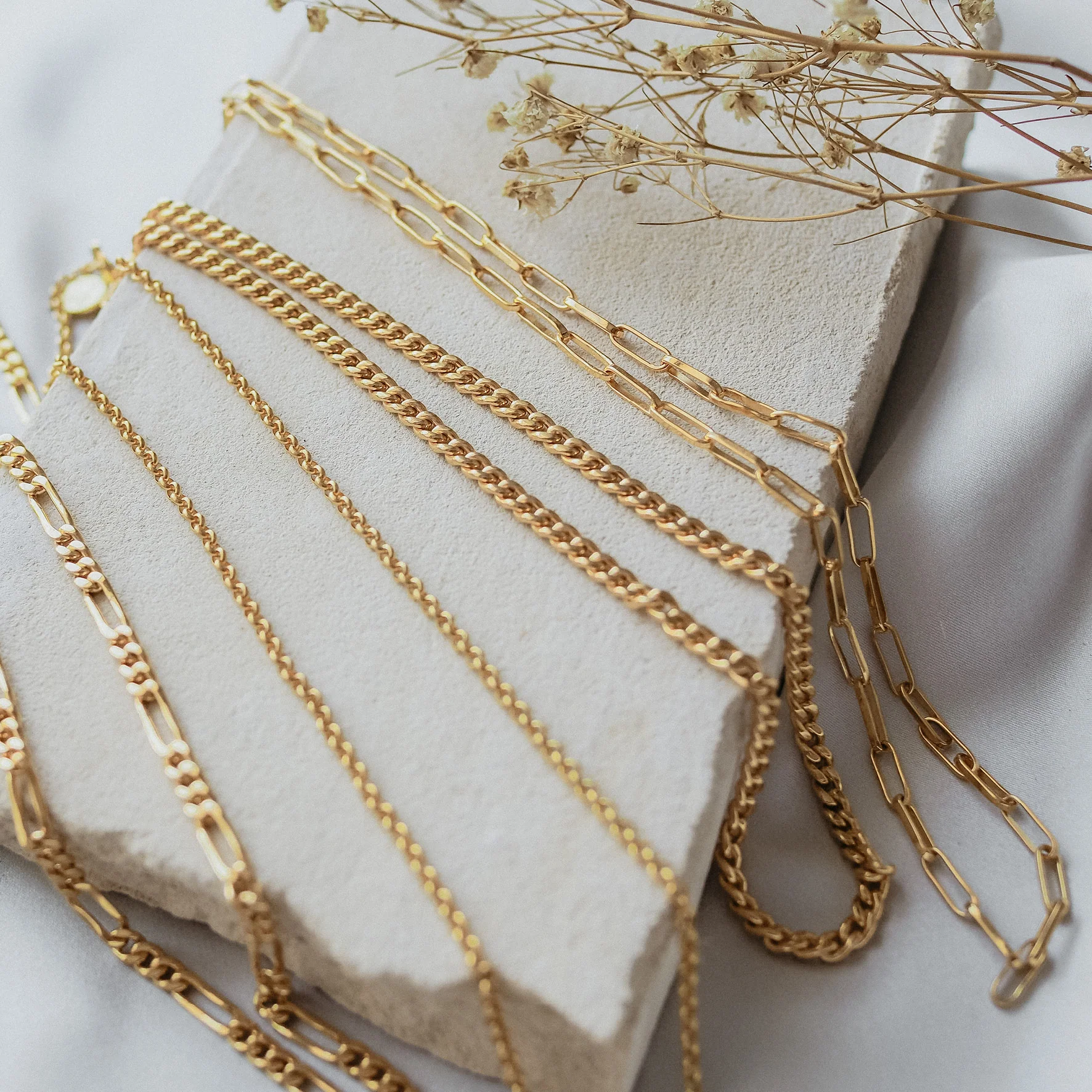 Washington Paper Clip Chain Necklace - Gold - Image 3