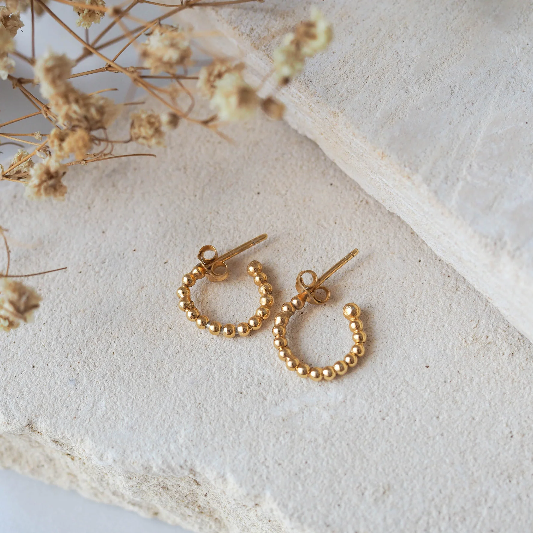 Central Park Dotty Earrings 10mm - Gold - Image 3