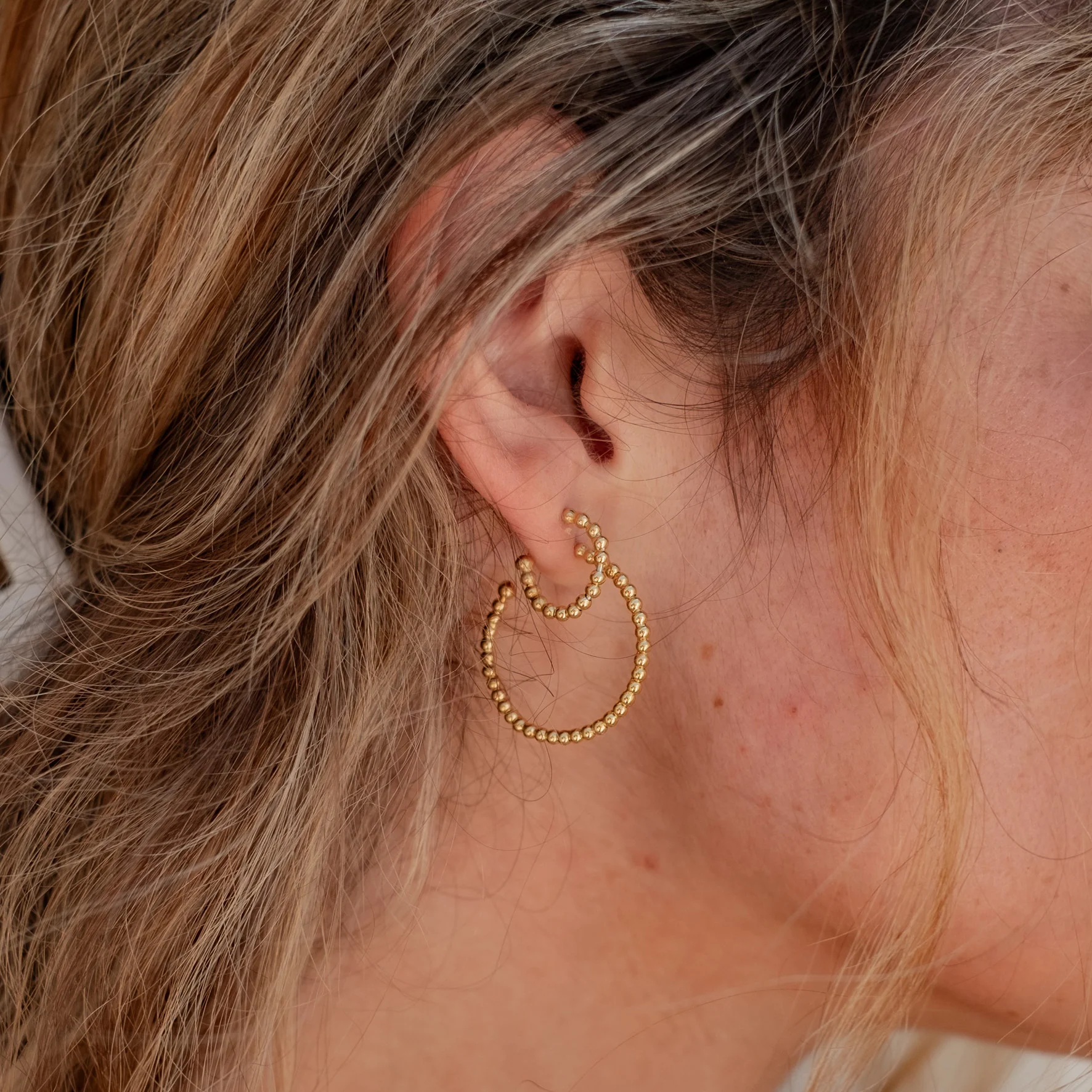 Central Park Dotty Earrings 10mm - Gold - Image 5