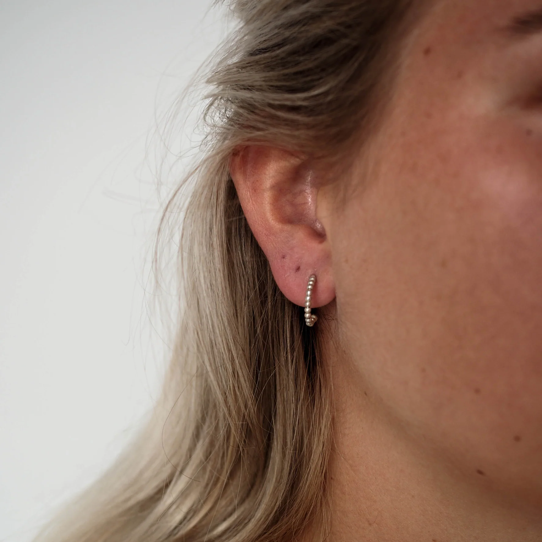 Central Park Dotty Earrings 10mm - Silver - Image 3