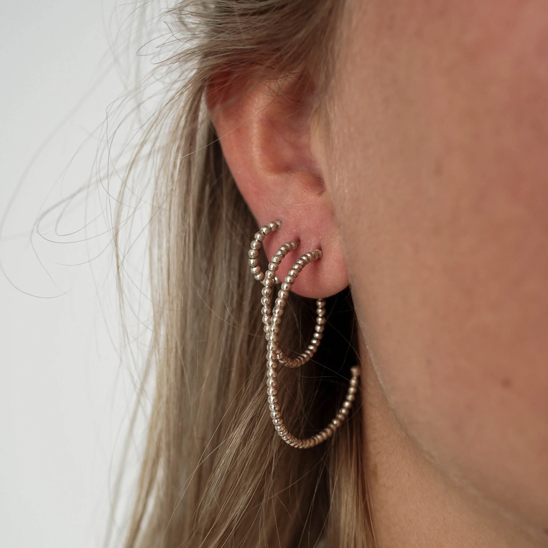 Central Park Dotty Earrings 10mm - Silver - Image 5