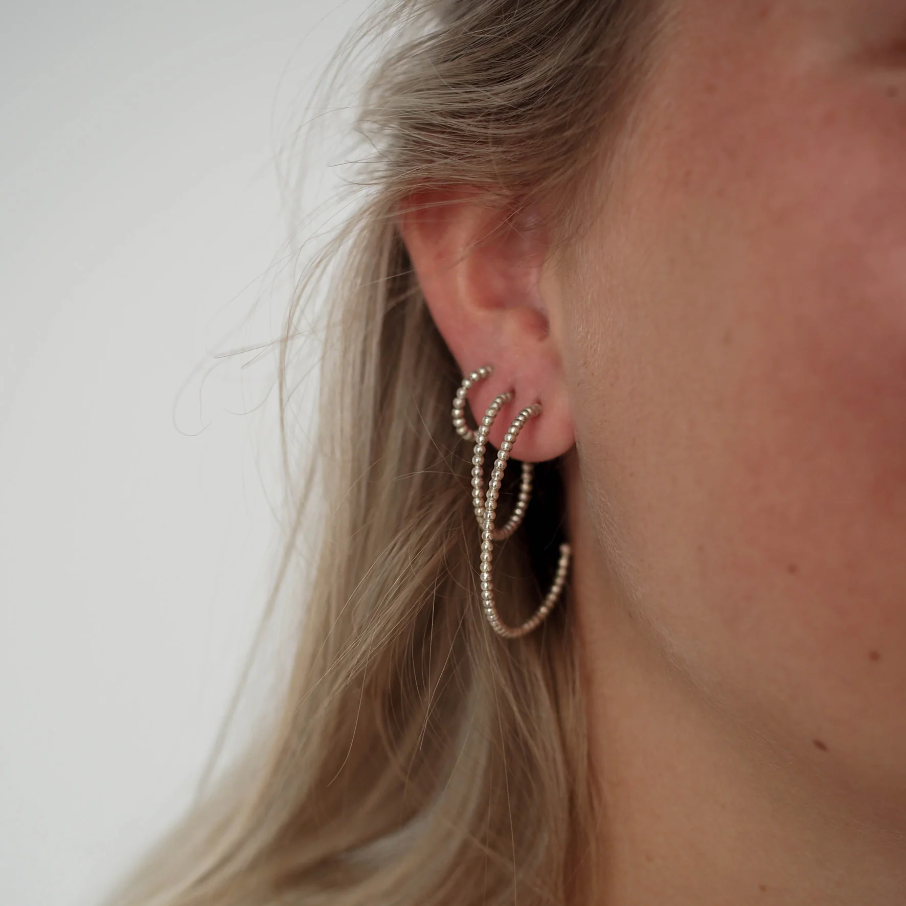 Central Park Dotty Earrings 23mm - Silver - Image 4
