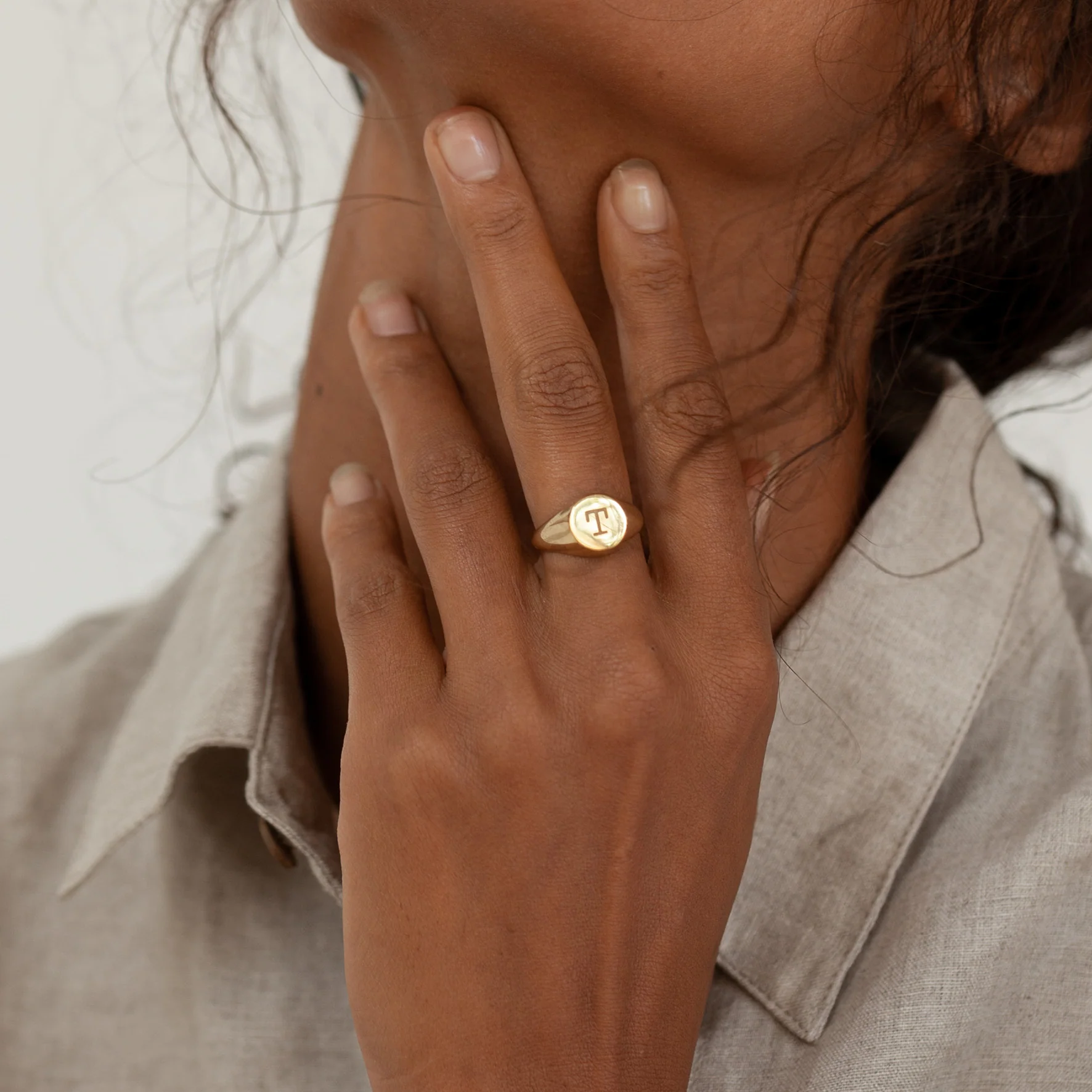 Initial Signet Ring - Gold - Image 3
