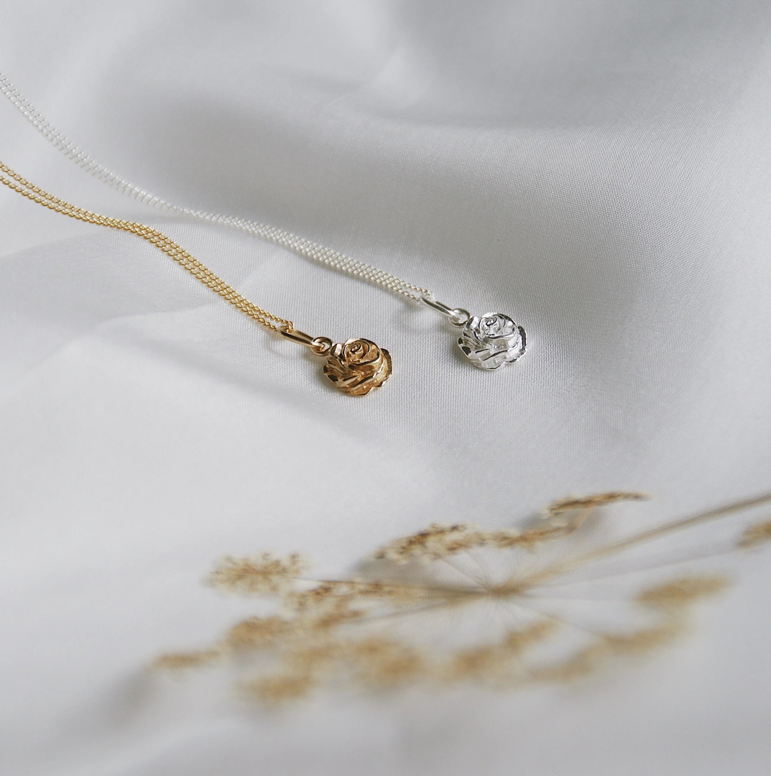 Desert Rose Necklace - Gold - Image 3