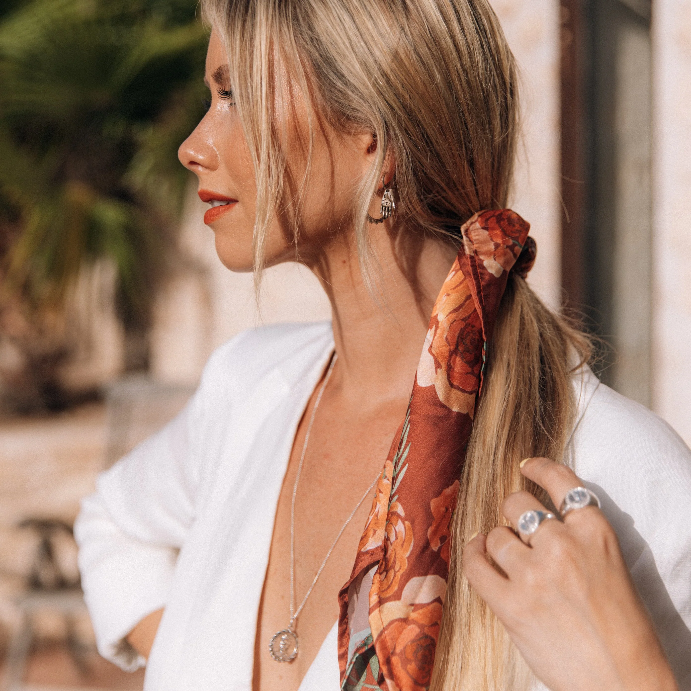 FLORES NECK SCARF - VELVET RED - Image 5