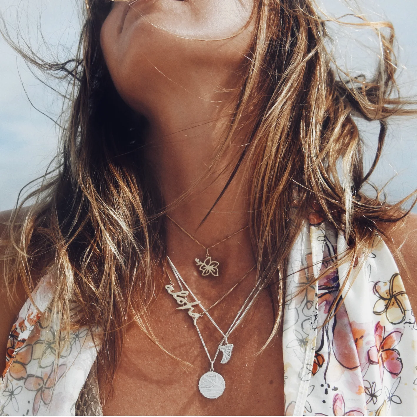 GOLDFISH KISS x LUNA & ROSE HIBISCUS FLOWER CHARM (Silver) - Image 2