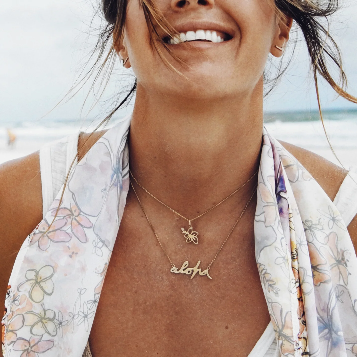 GOLDFISH KISS x LUNA & ROSE HIBISCUS FLOWER CHARM (Silver) - Image 3