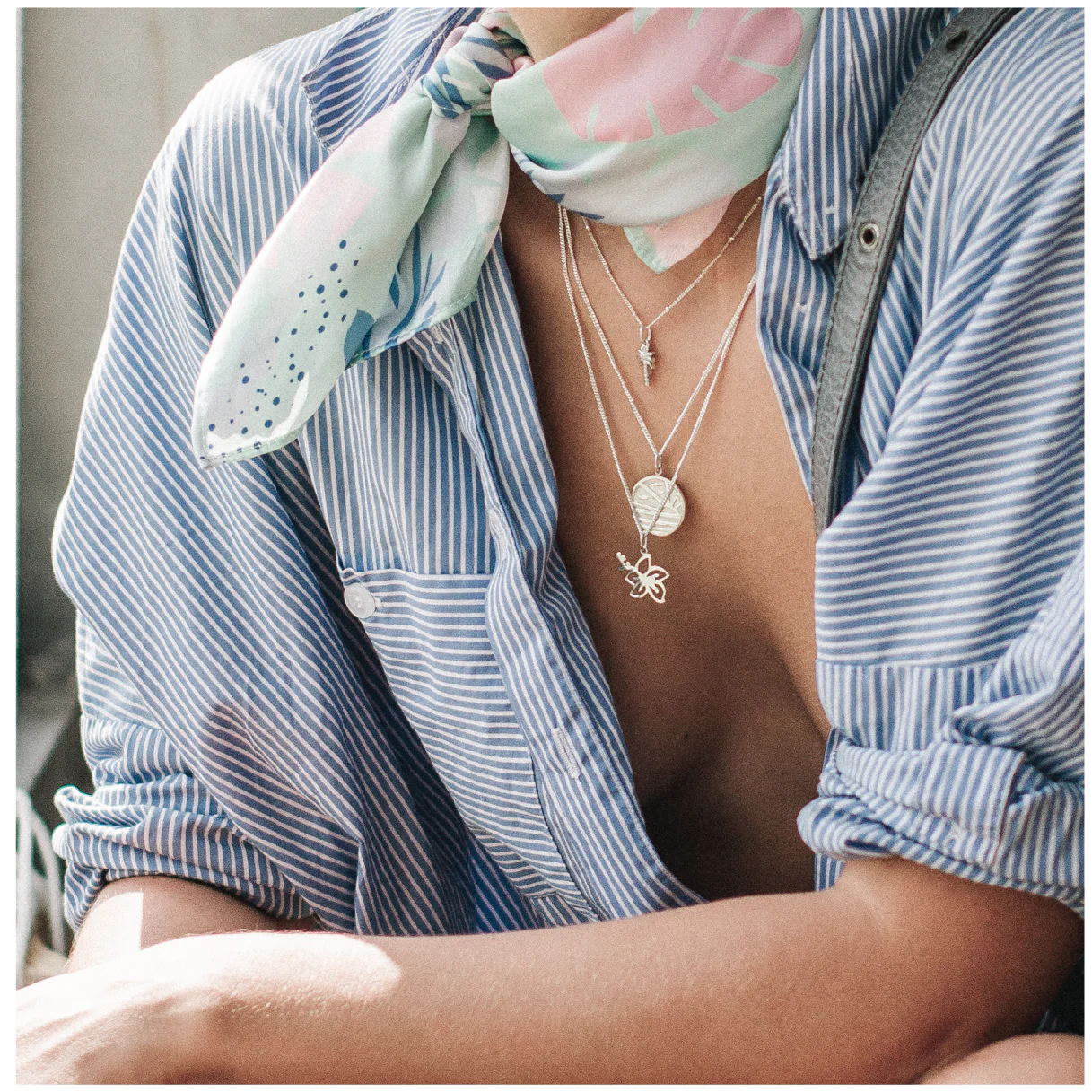 GOLDFISH KISS x LUNA & ROSE HIBISCUS FLOWER CHARM (Silver) - Image 5