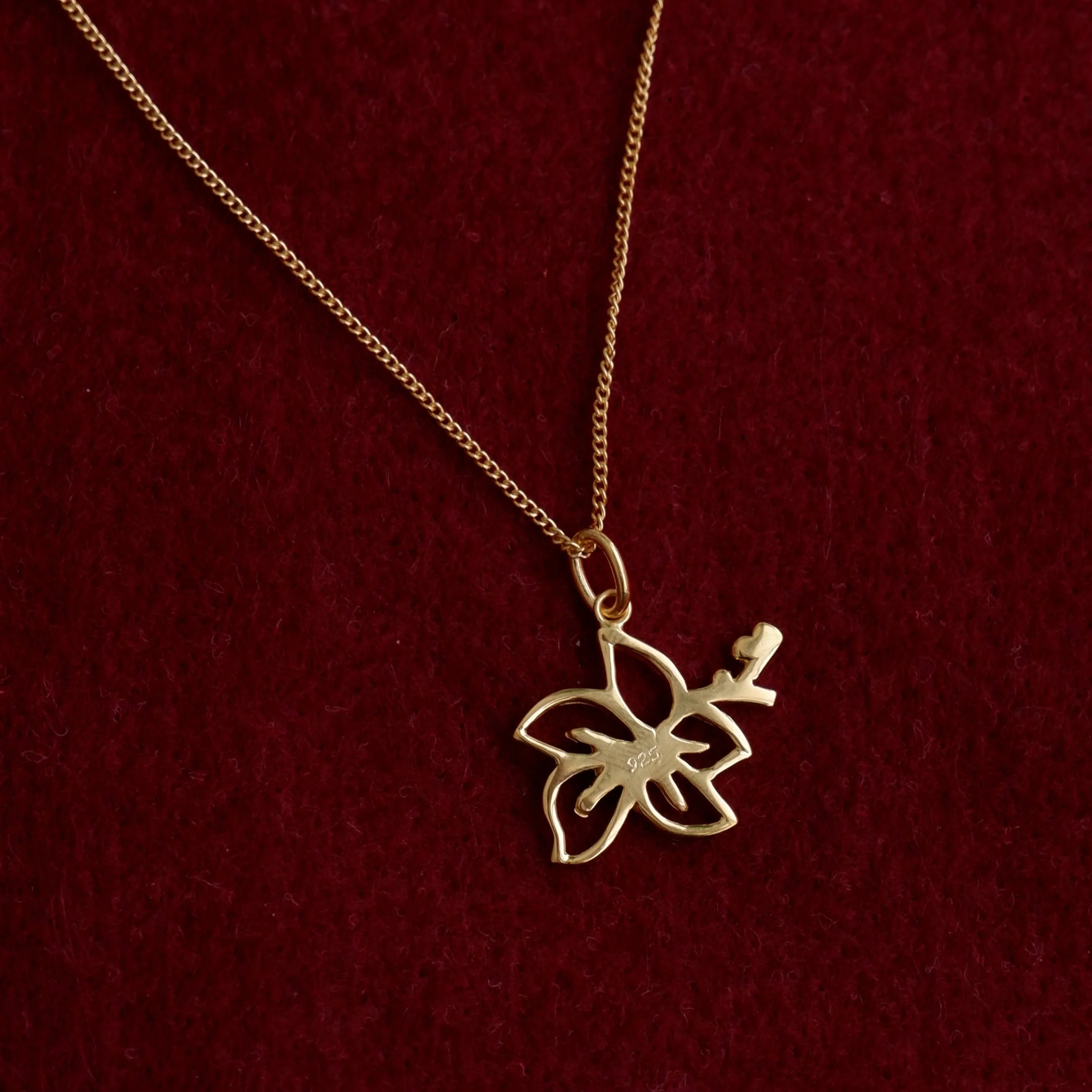 GOLDFISH KISS x LUNA & ROSE HIBISCUS FLOWER NECKLACE (Gold) - Image 7