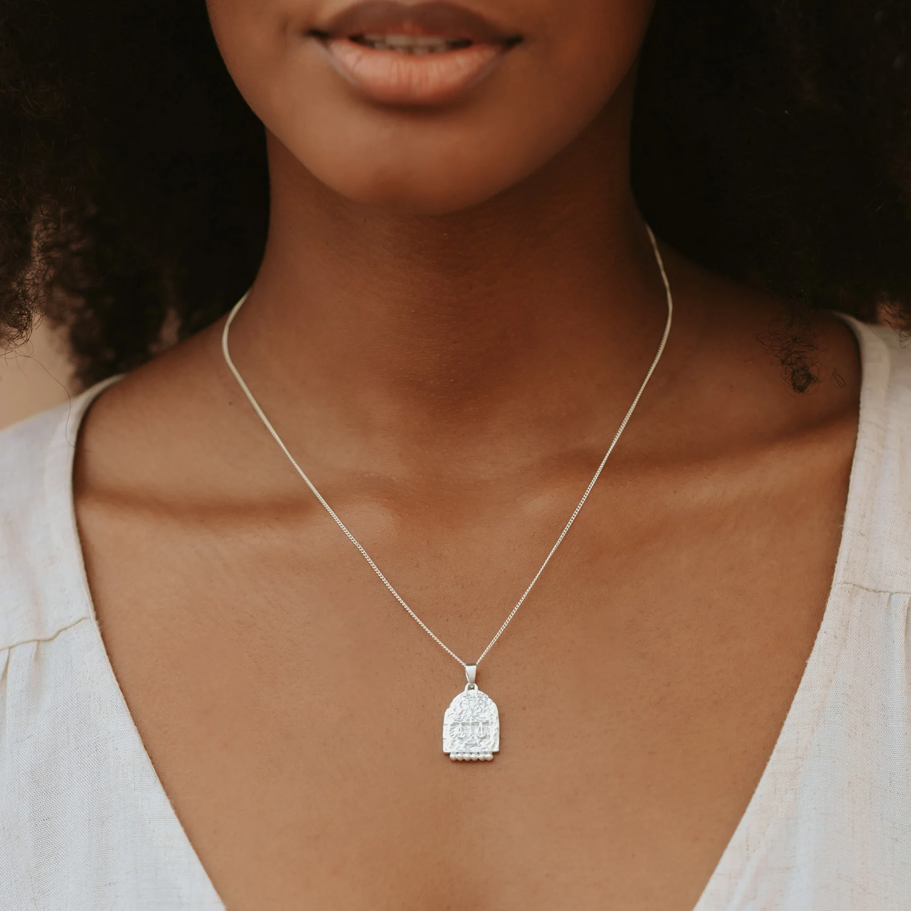 LIBRA ZODIAC NECKLACE - SILVER - Image 2
