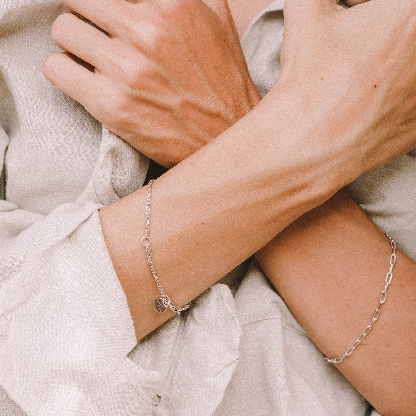 LONG BEACH LINK CHAIN BRACELET - Silver - Image 3