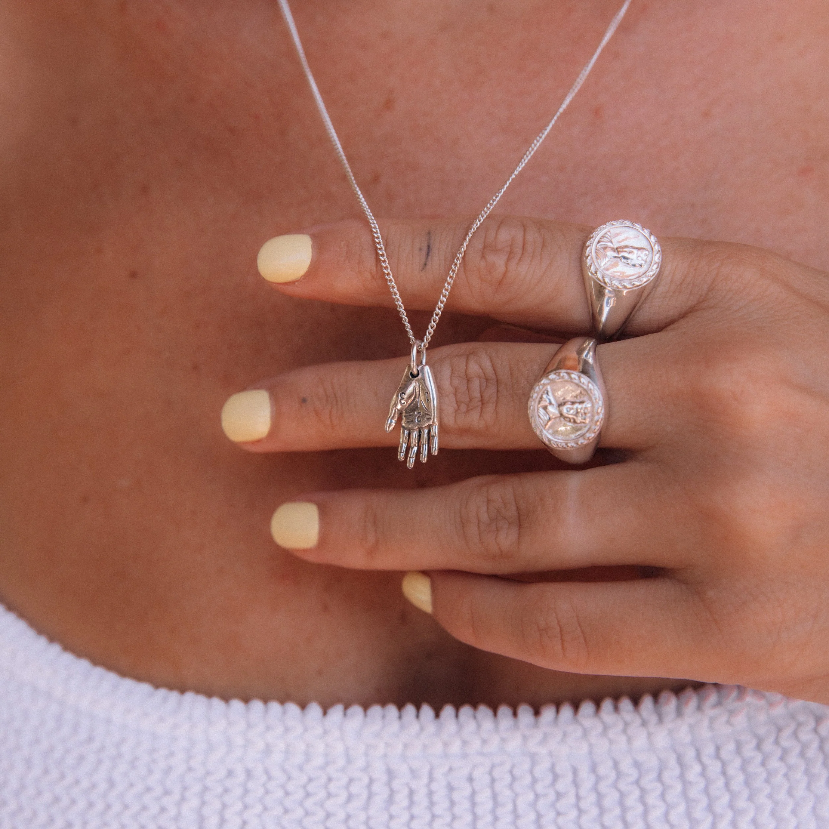MANO AMIGA NECKLACE - SILVER - Image 4