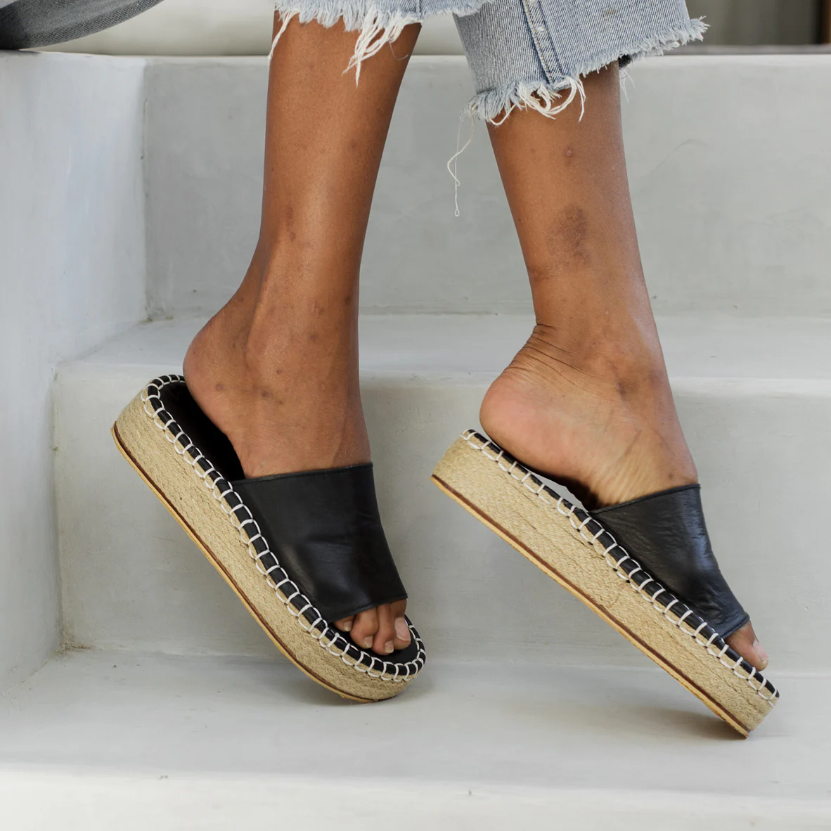 Milos Mule - Black - Image 3
