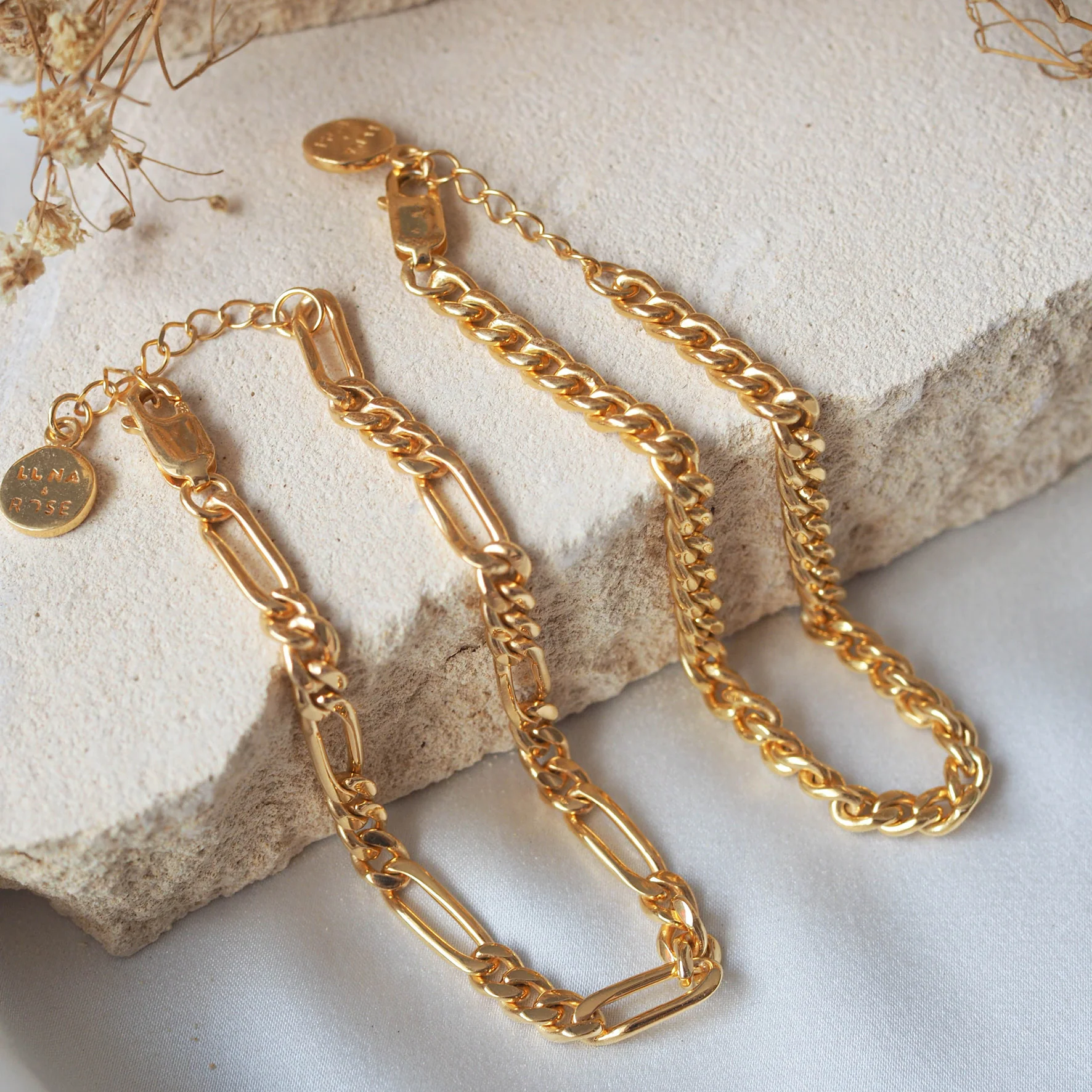 Minimalist Figari Chain Anklet - Gold - Image 5