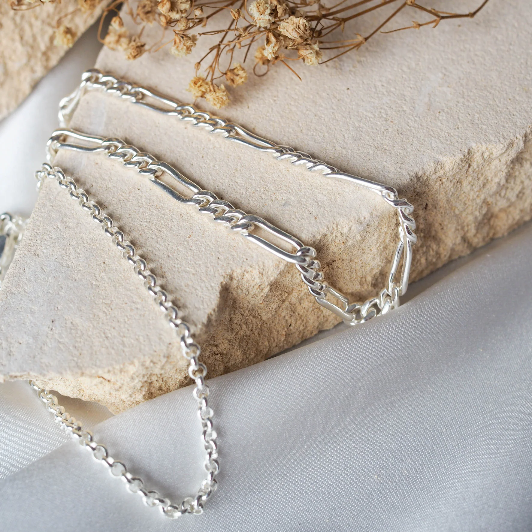 Minimalist Figari Chain Anklet - Silver - Image 5