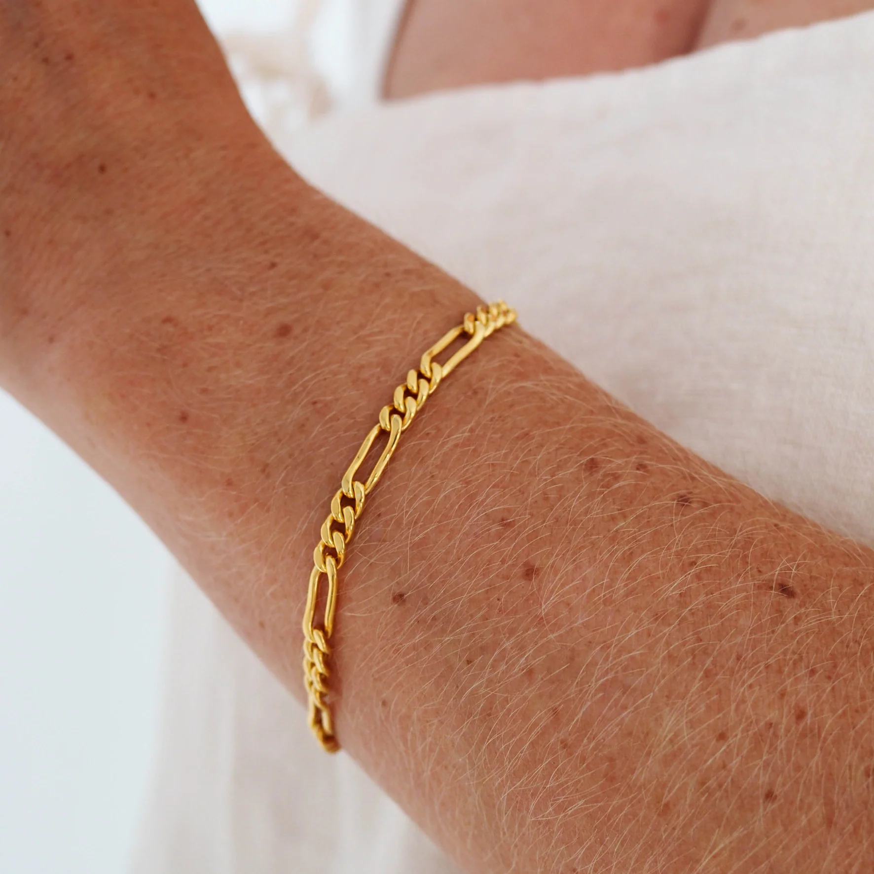 Minimalist Figari Chain Bracelet - Gold - Image 3