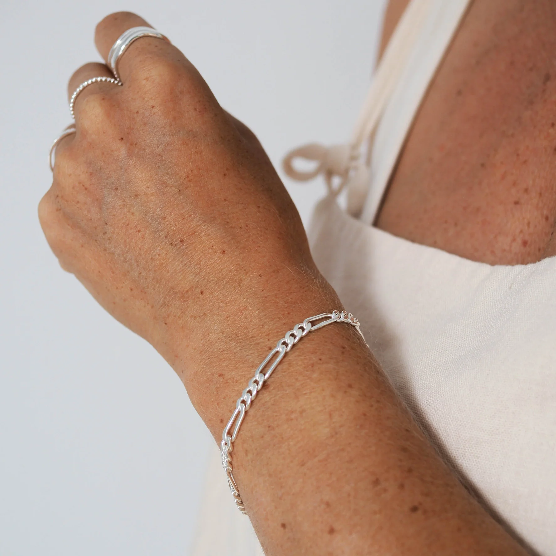 Minimalist Figari Chain Bracelet - Silver - Image 6