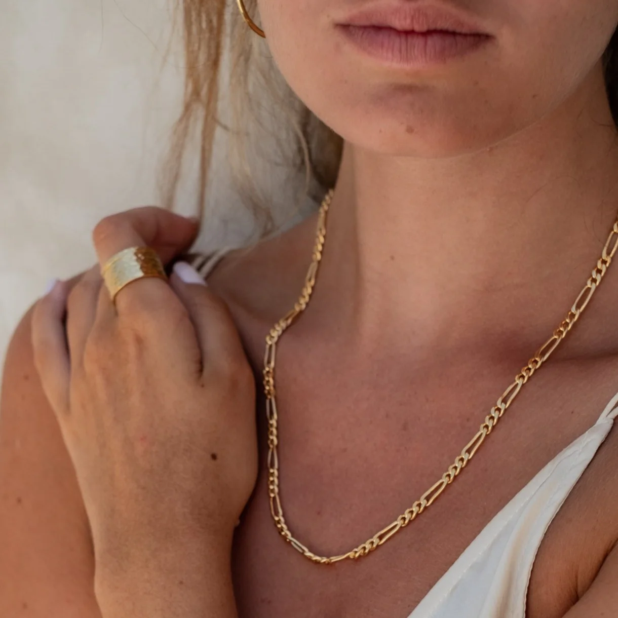 Minimalist Figari Chain Necklace - Gold - Image 3