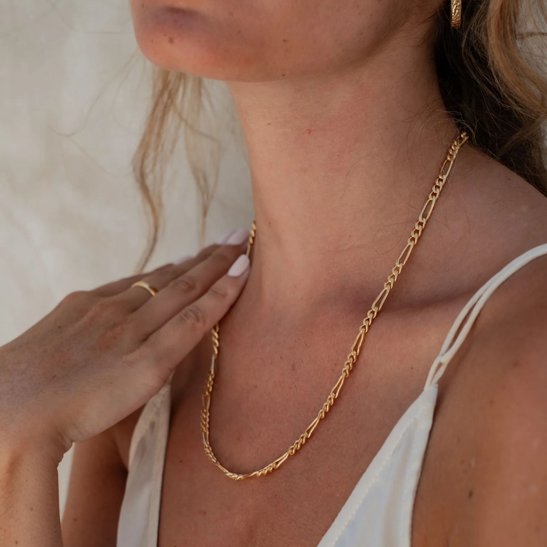Minimalist Figari Chain Necklace - Gold - Image 6