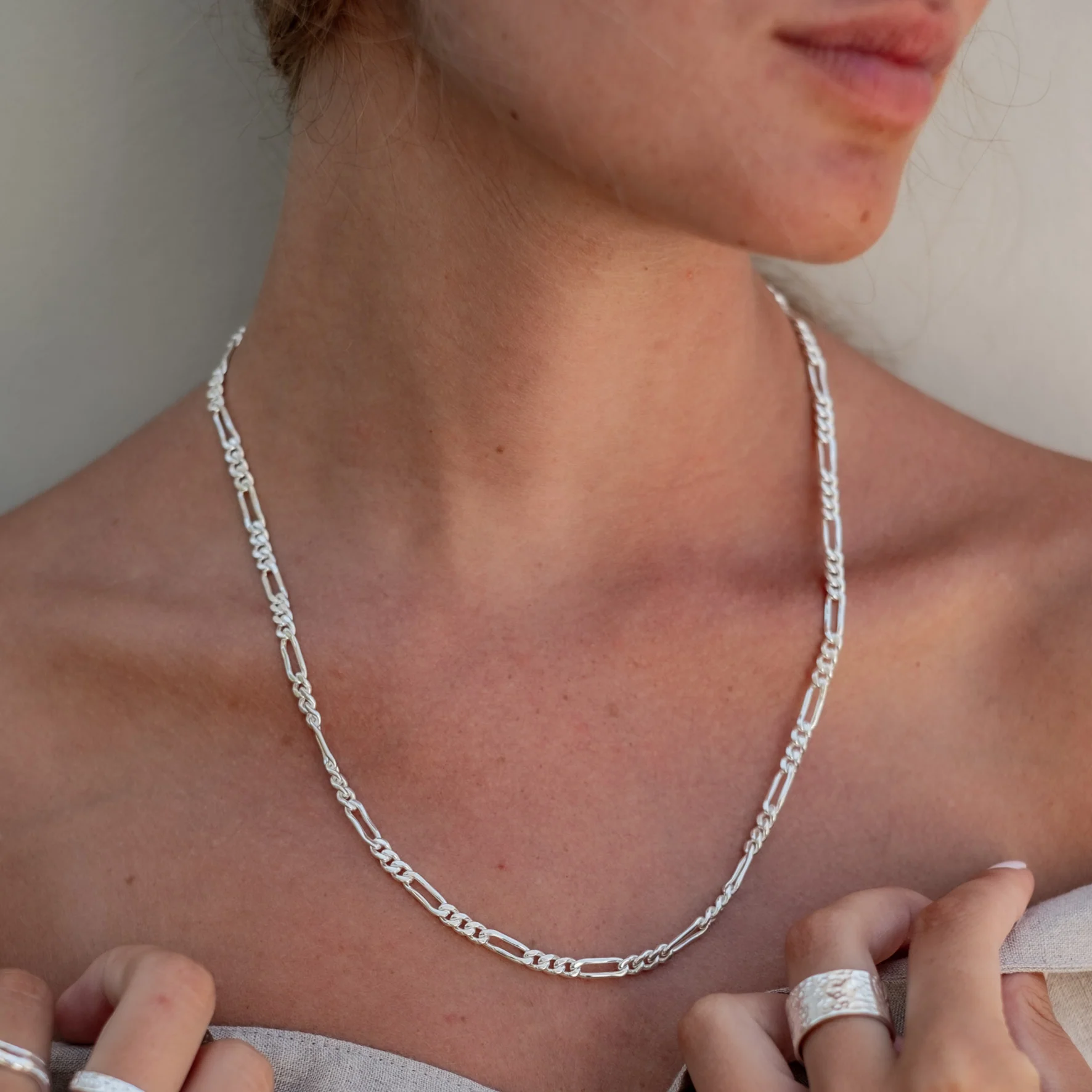 Minimalist Figari Chain Necklace - Silver - Image 5