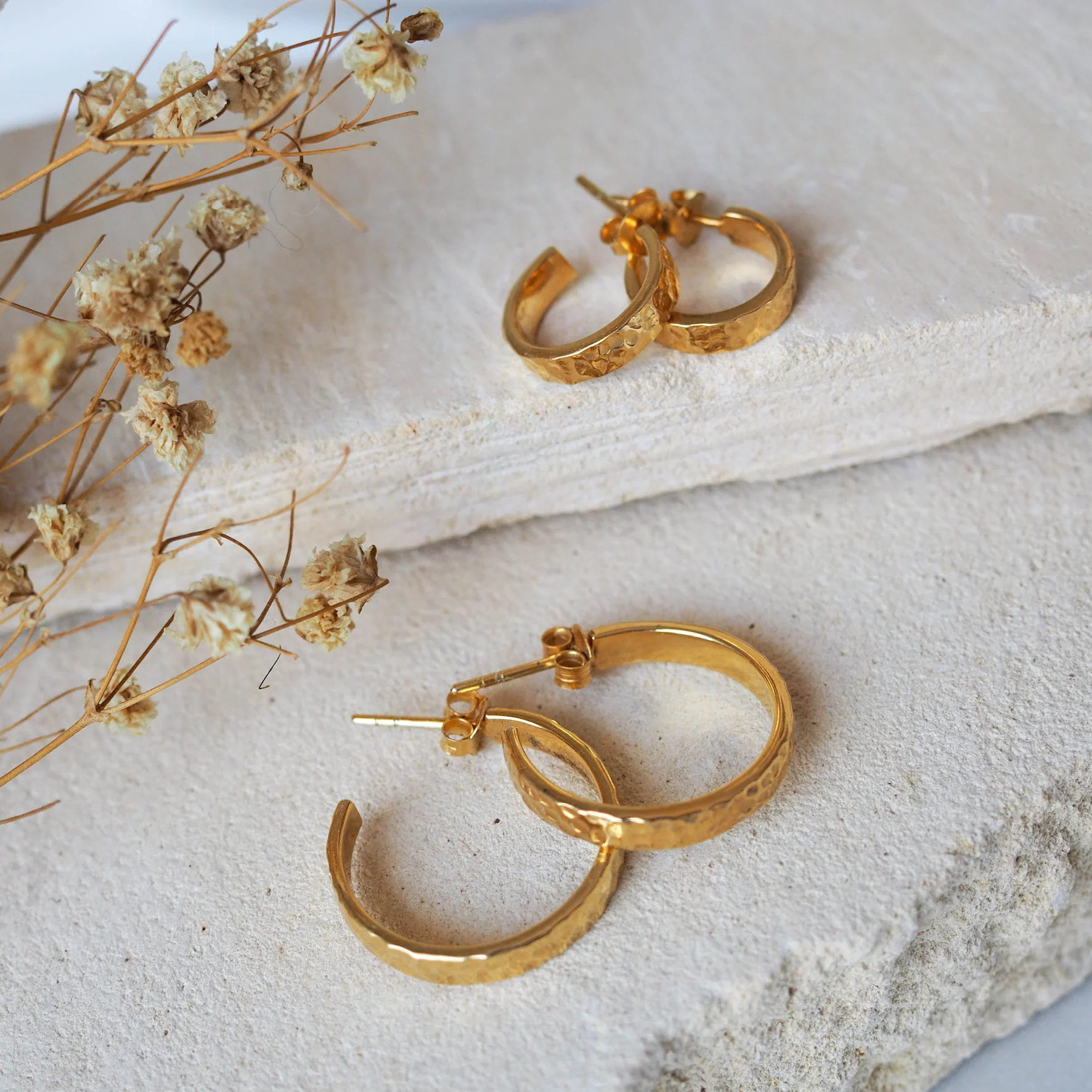 MOMA Hammered Hoops 12mm - Gold - Image 5