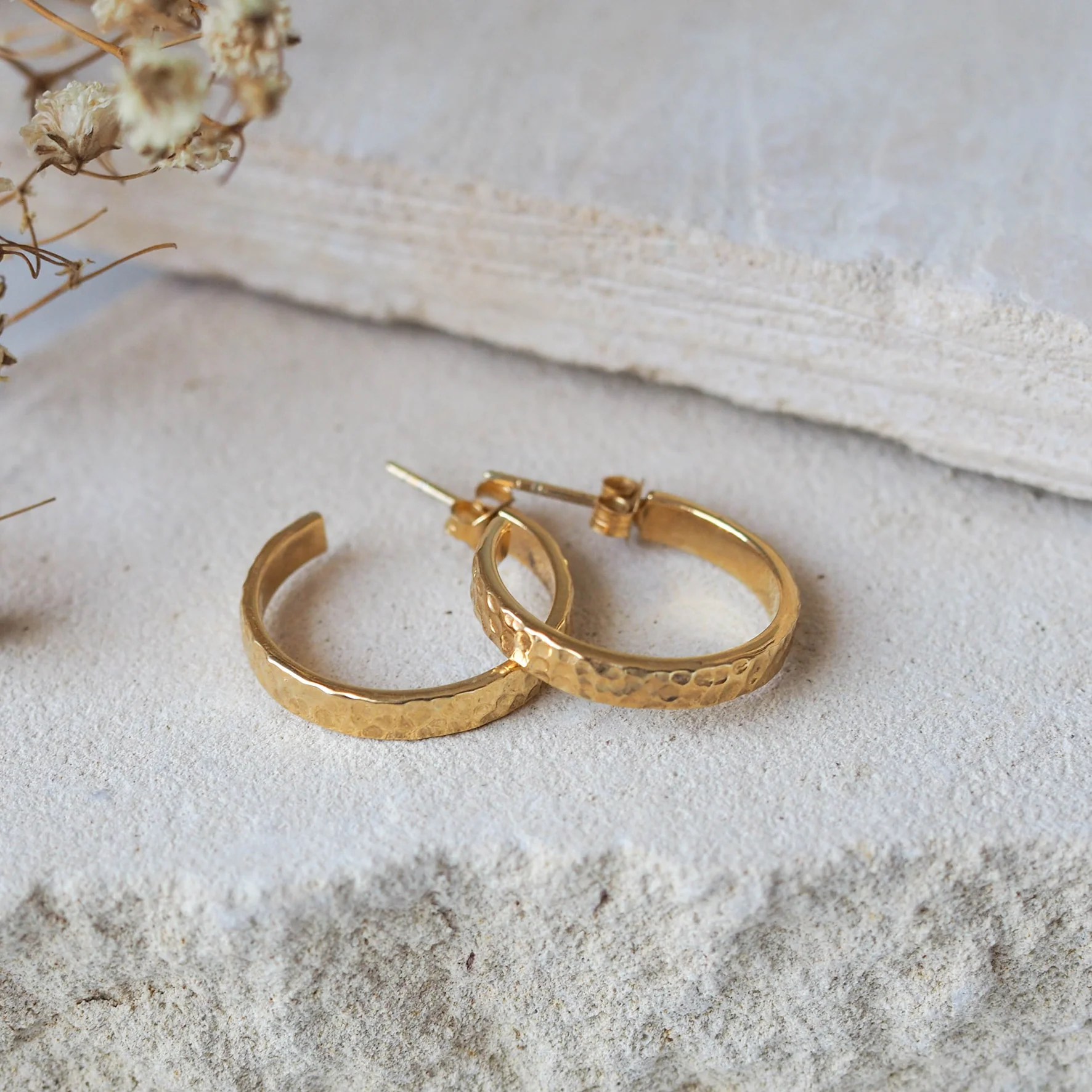 MOMA Hammered Hoops 20mm - Gold - Image 3