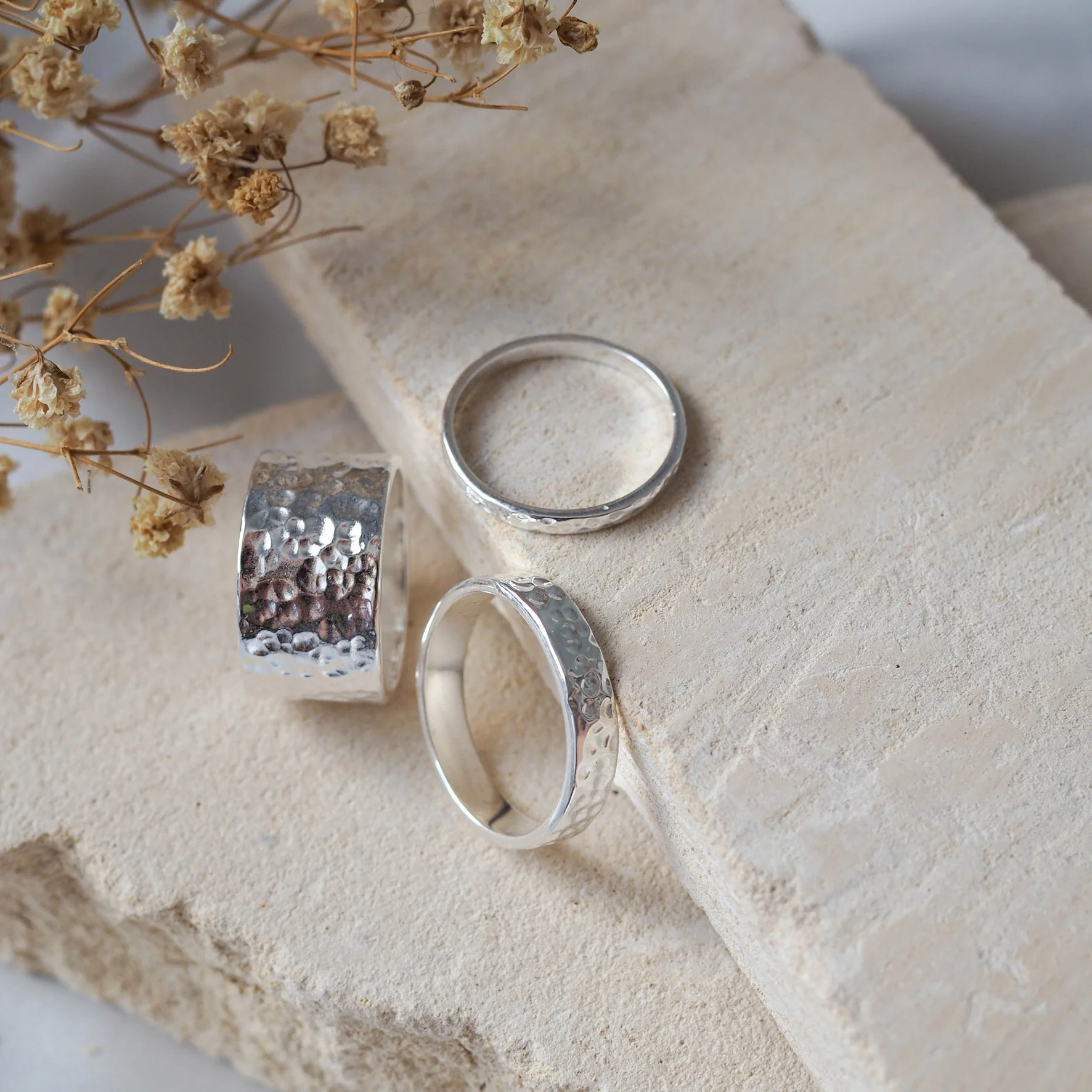 MOMA Hammered Ring 10mm - Silver - Image 5