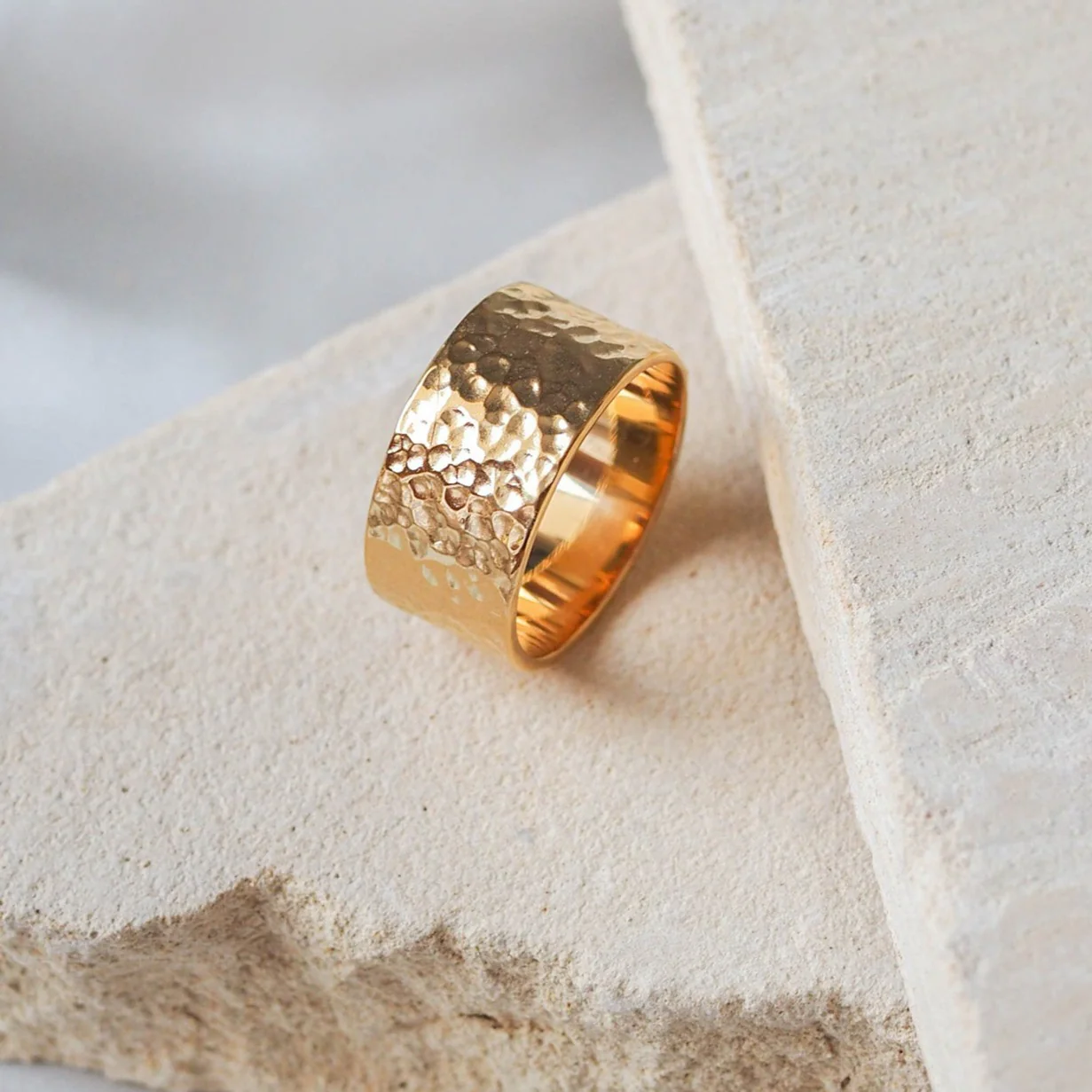 MOMA Hammered Ring 10mm - Gold - Image 3