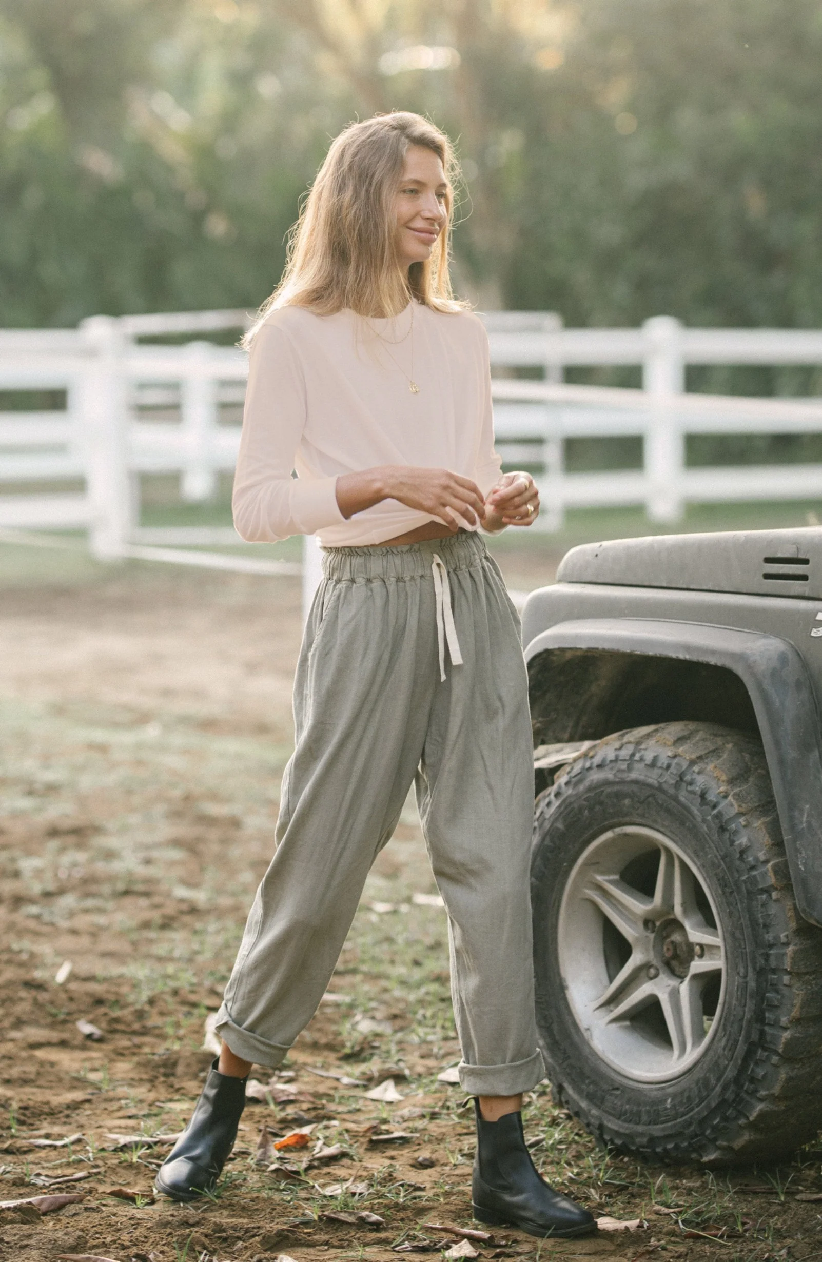 ORGANIC COTTON TOMMY TOP - Macadamia **Plant Dyed** - Image 4