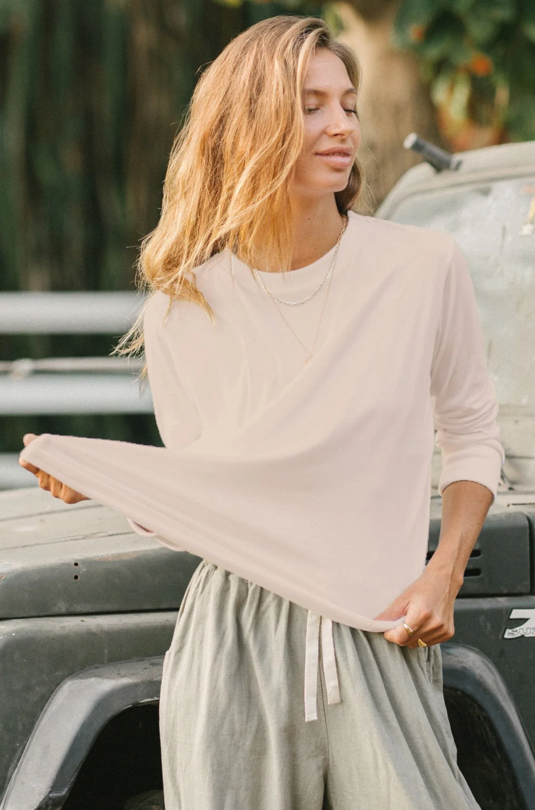 ORGANIC COTTON TOMMY TOP - Macadamia **Plant Dyed** - Image 6
