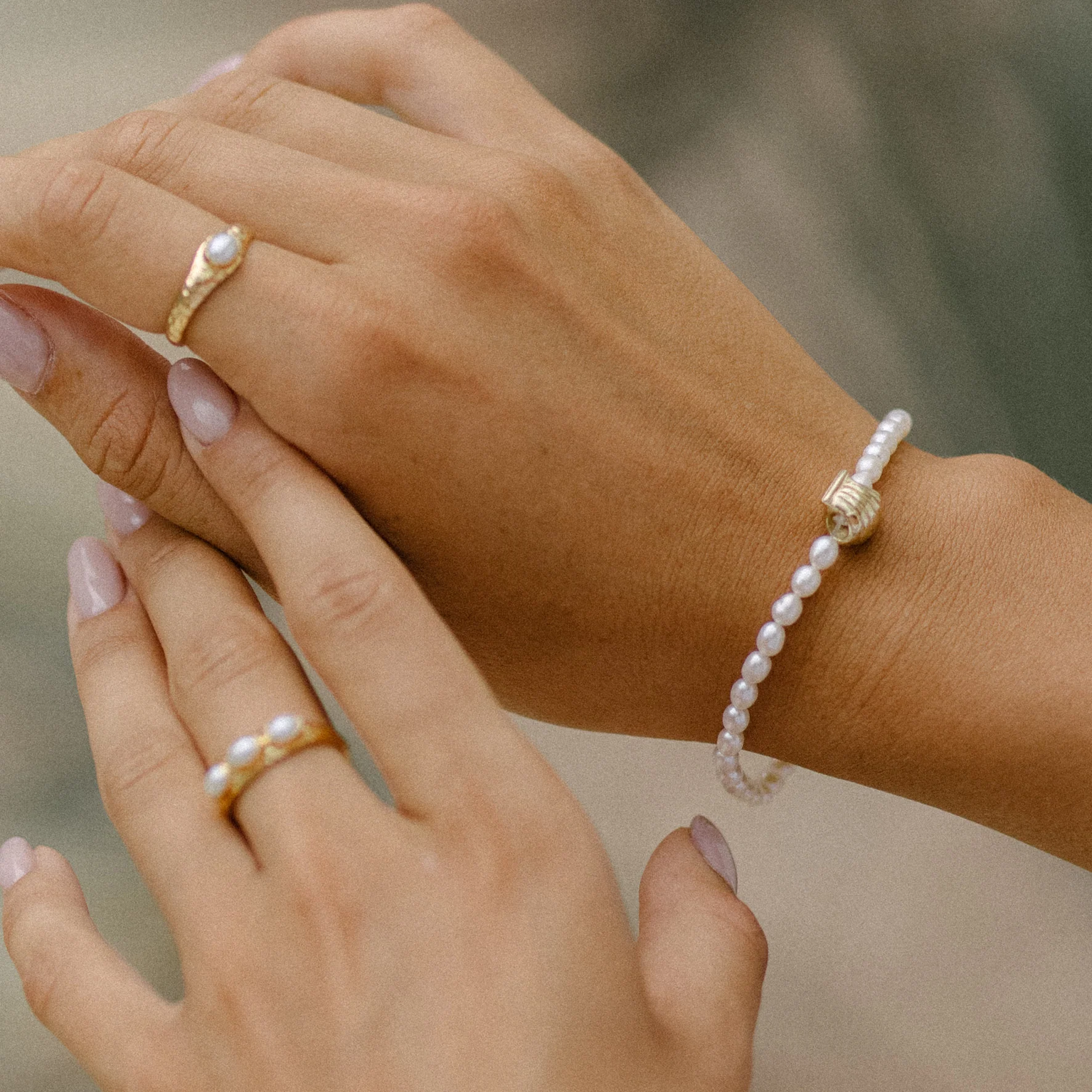 Pearly Whites Bracelet - GOLD - Image 3