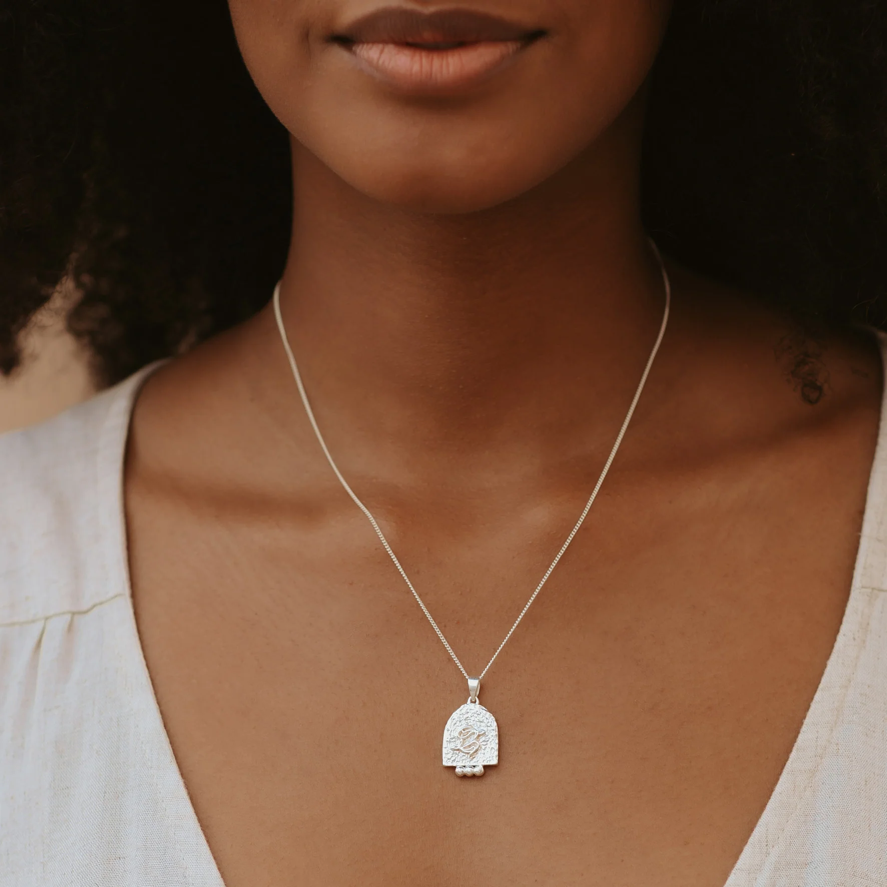 PISCES ZODIAC NECKLACE - SILVER - Image 3