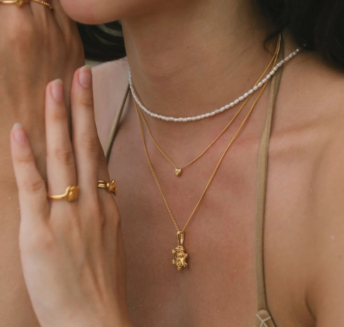 SOLID 9KT GOLD - Mini Heart 'Love Puff' Necklace - Image 4