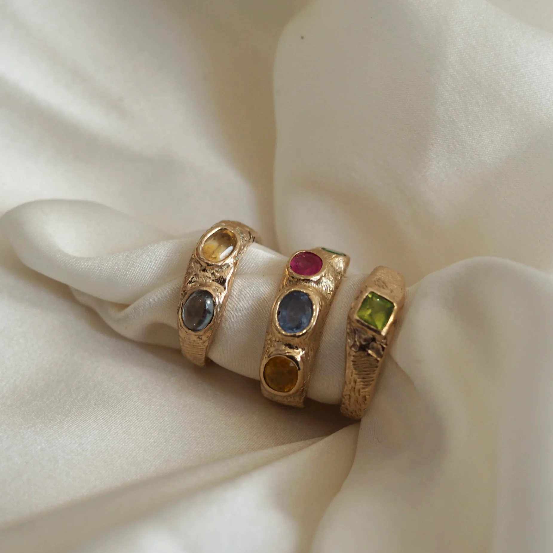 BESPOKE 9KT GOLD Rosie Ring - 3 Stones - Image 3