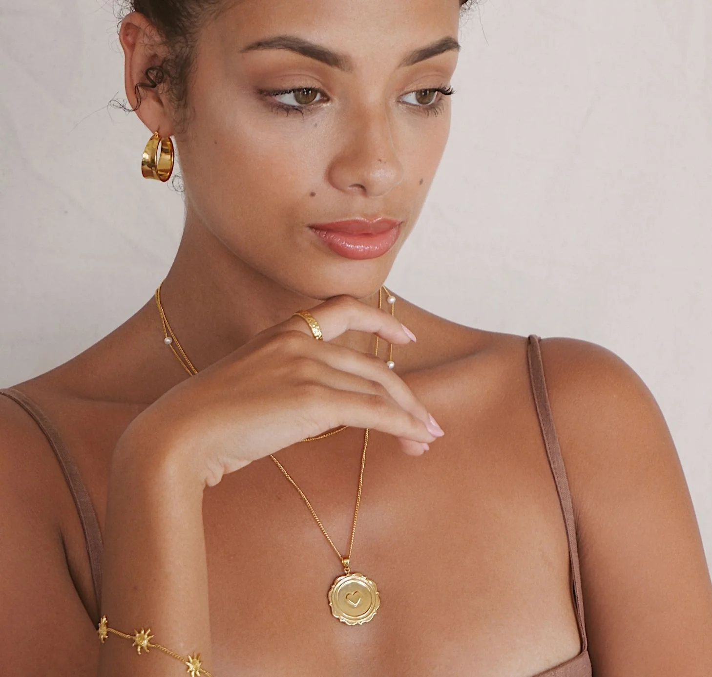 SERENA 'LOVE' NECKLACE PENDANT - GOLD - Image 4
