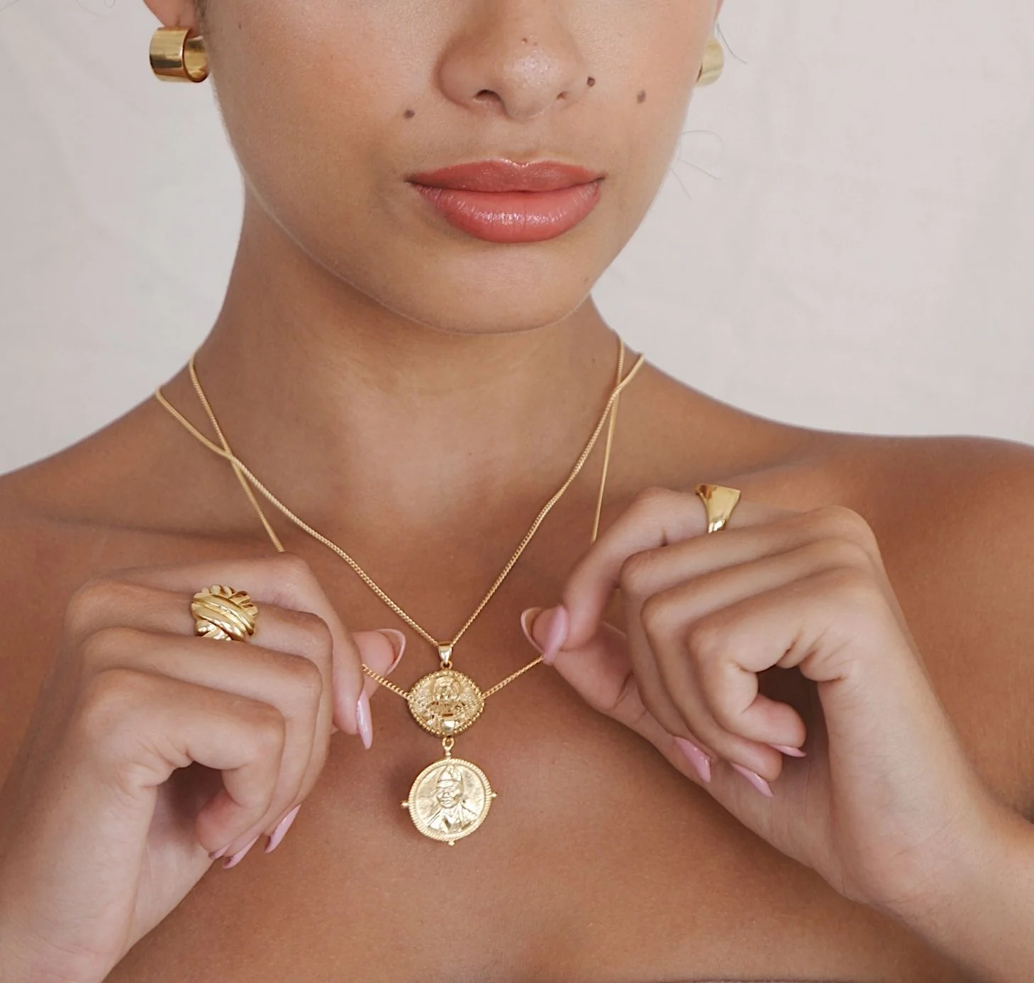 SOJOURNER 'STRENGTH' NECKLACE PENDANT - GOLD - Image 4