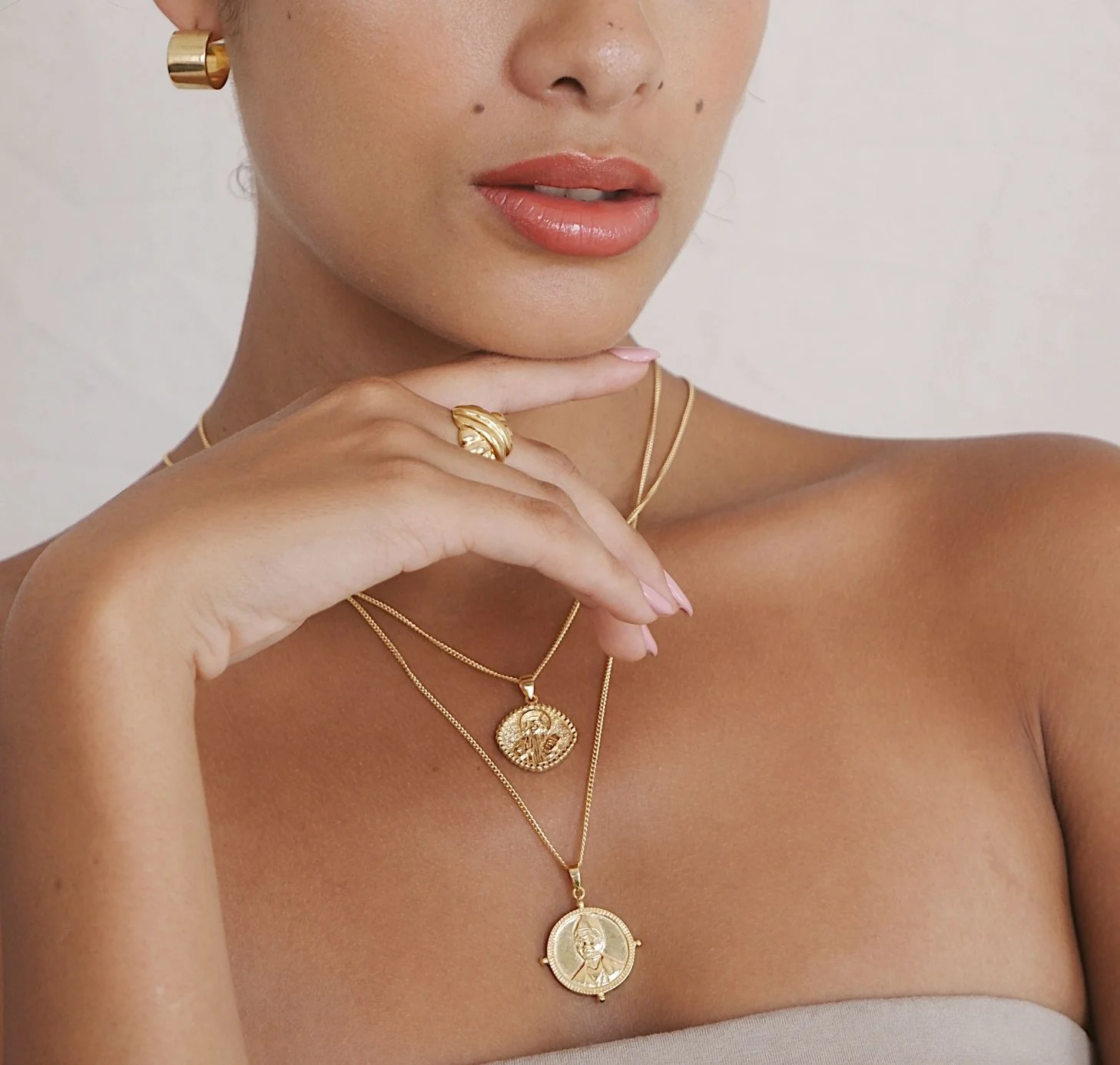 SOJOURNER 'STRENGTH' NECKLACE PENDANT - GOLD - Image 7