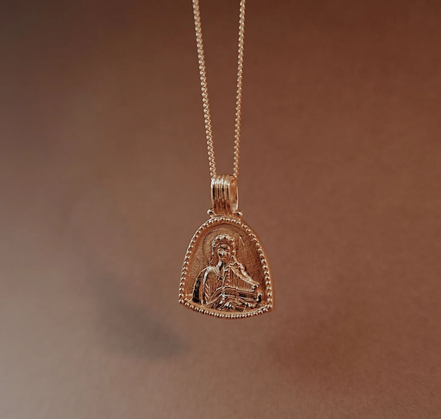 9KT SOLID GOLD St Cecilia - Patroness of Music Necklace - Image 4