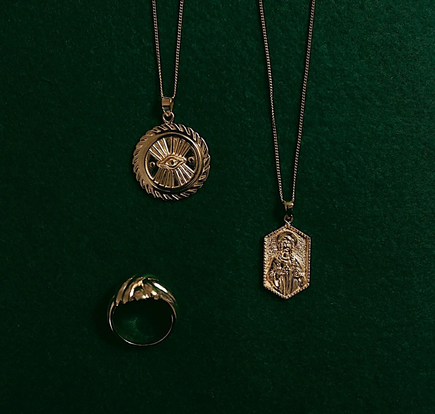 St Dwynwen - Patron Saint of Lovers - Gold - Image 4